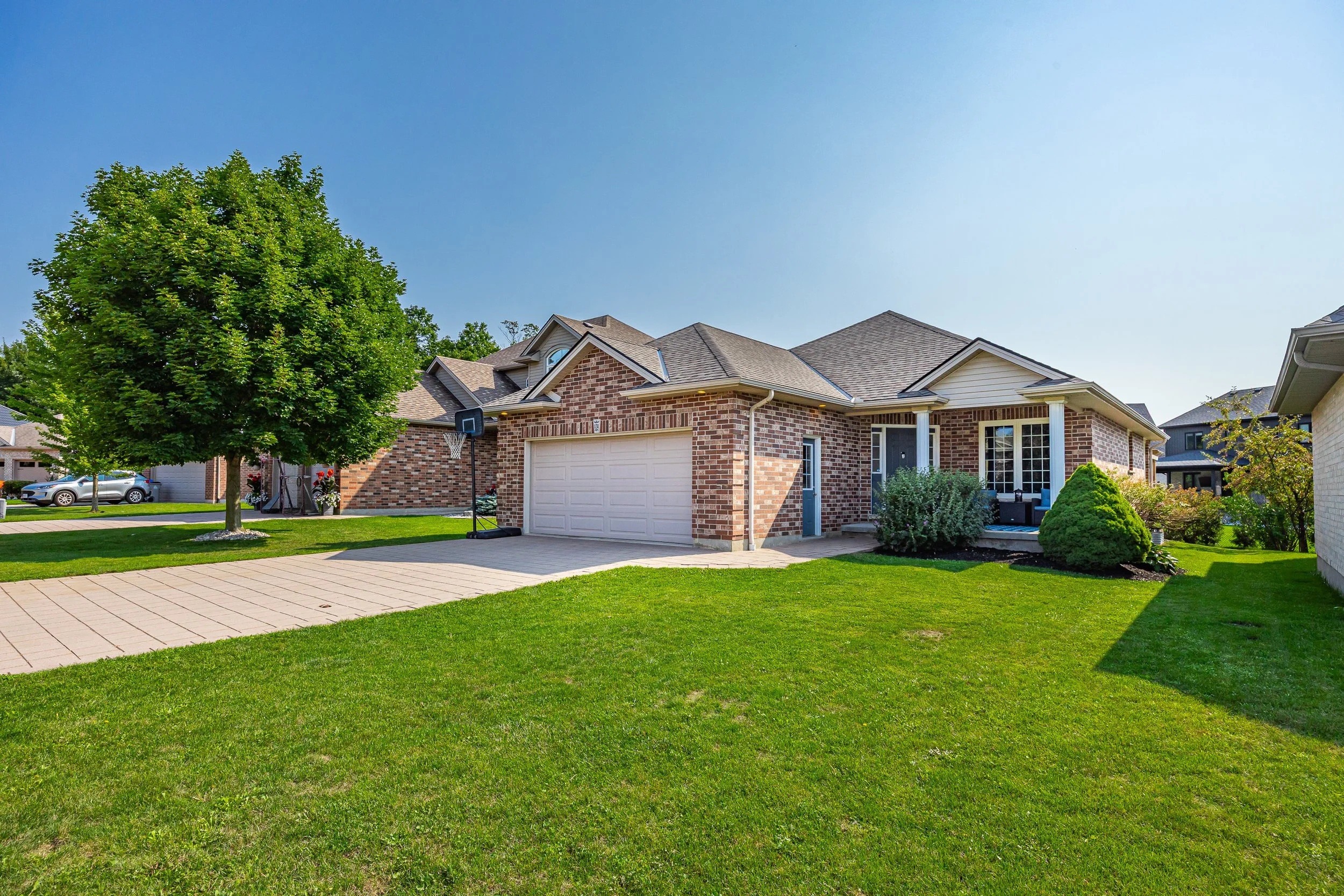 131 Deborah Dr -03.jpg