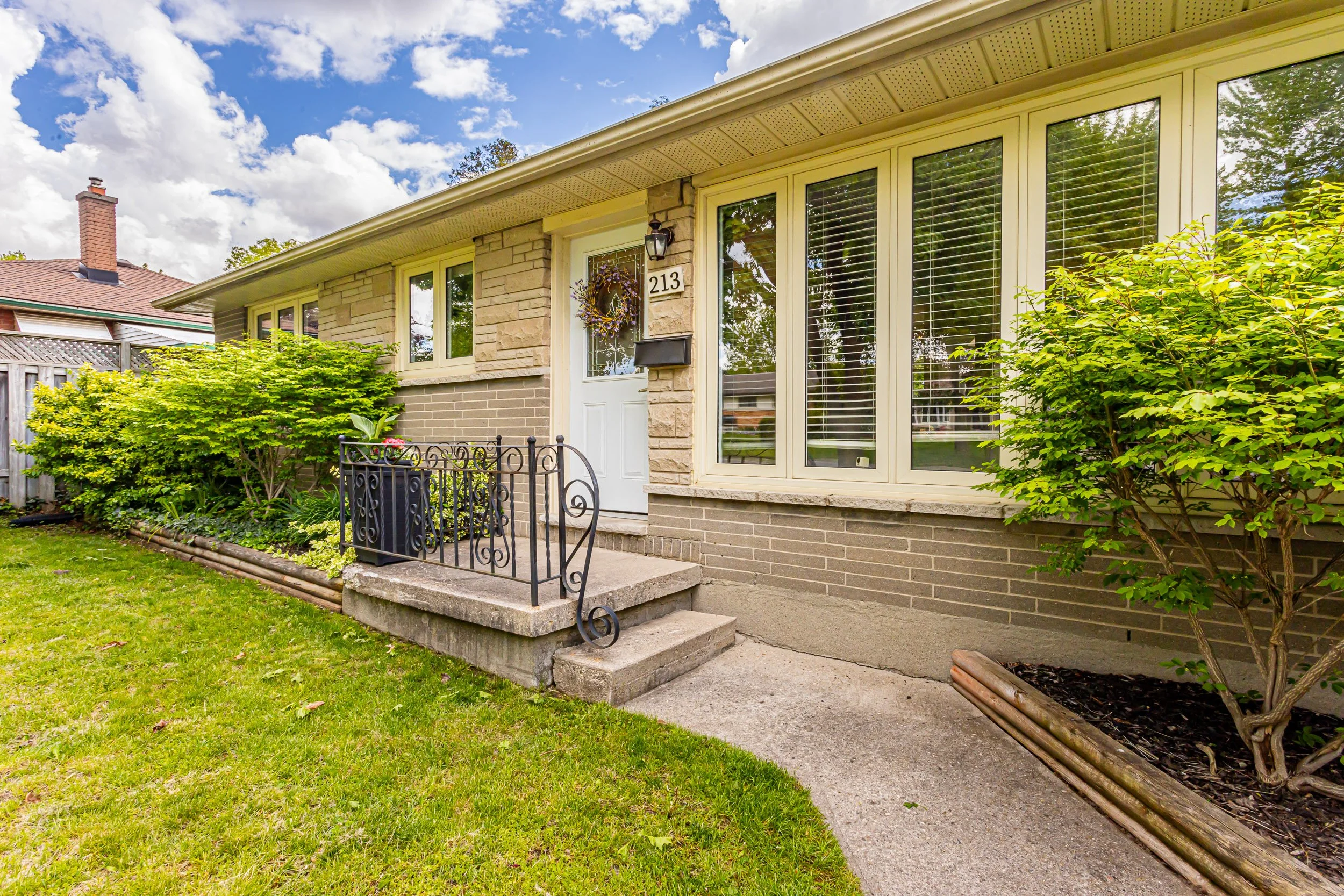 310 Manitoulin Dr-4.jpg
