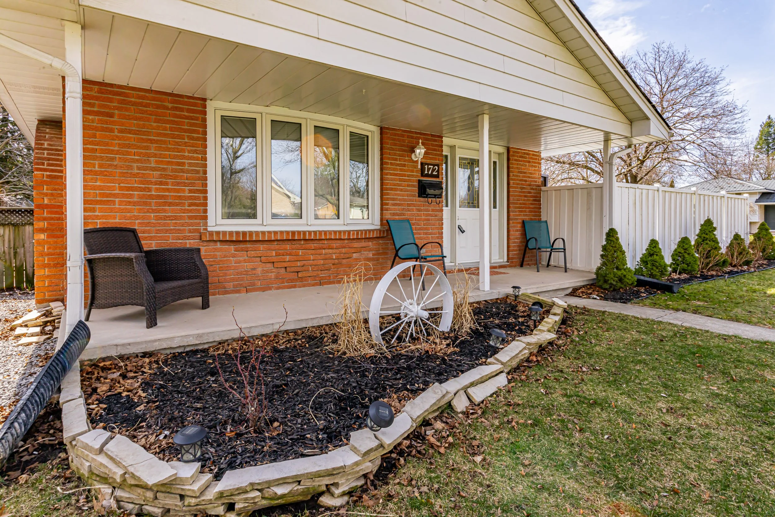 172 Wakefield Cres-2.jpg