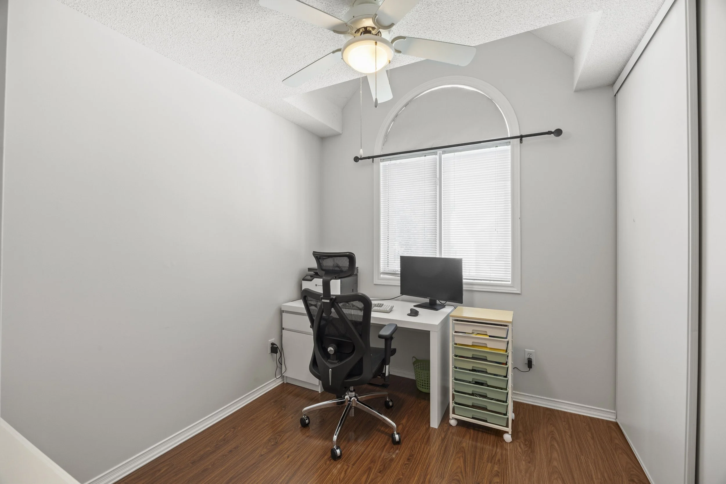 25-9 Ailsa Place-32.JPG
