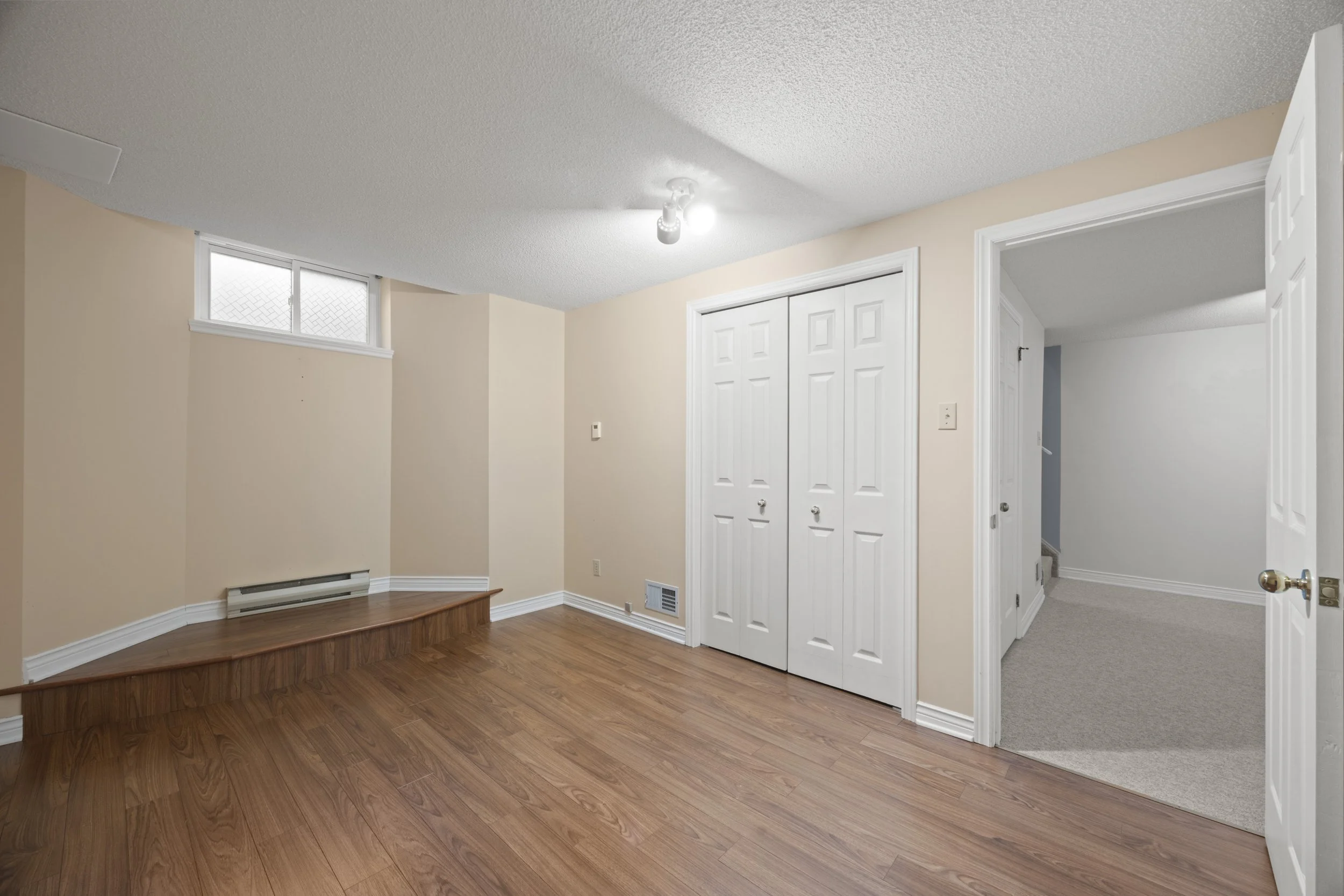 12-90 Ontario St S -32.JPG