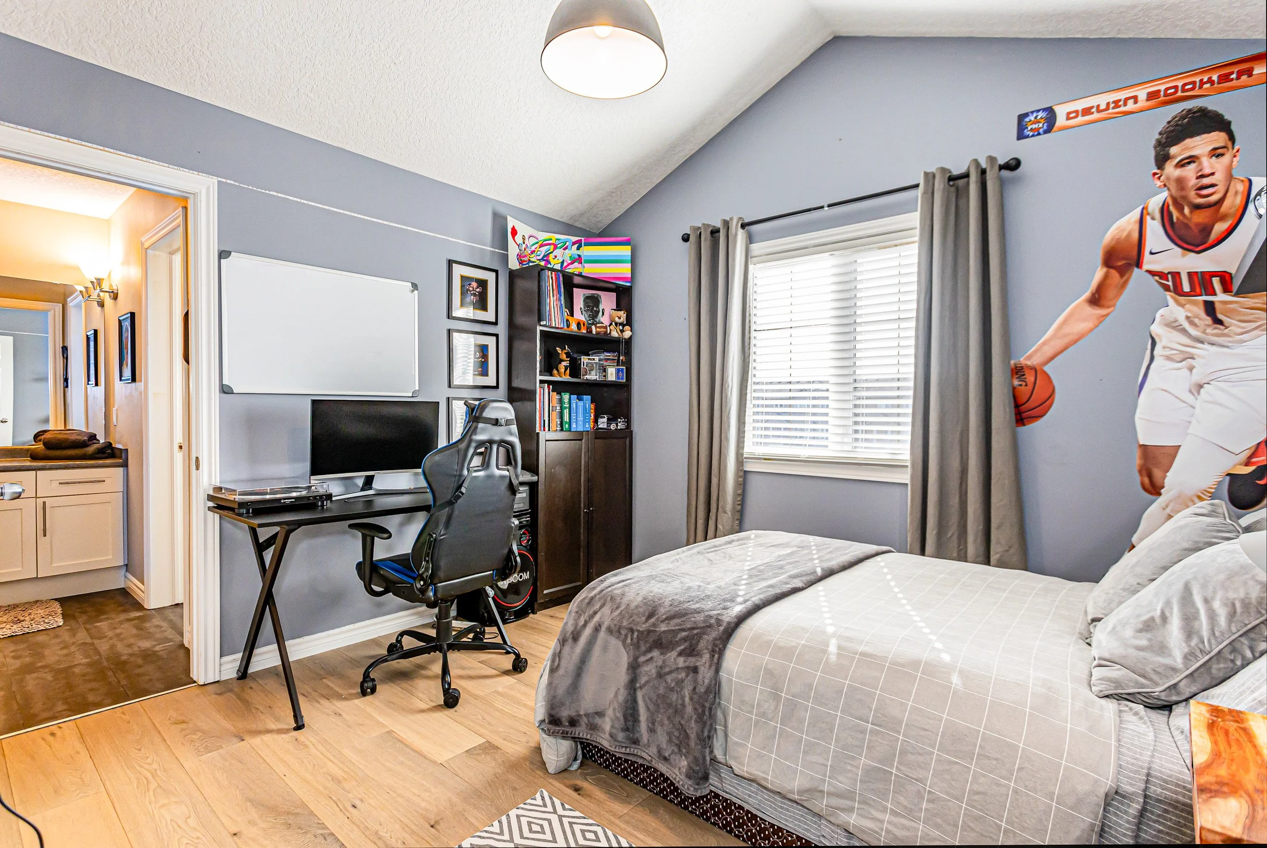 49-70 Tanoak Dr-RE-EDIT-25.jpg