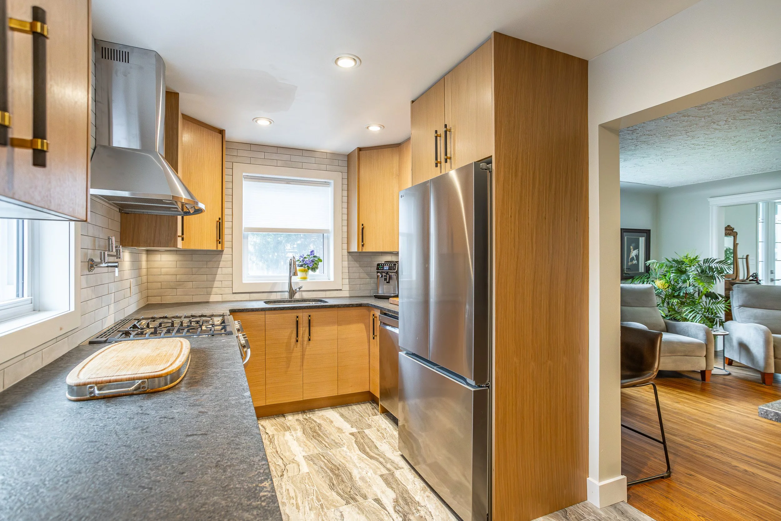 7017 Beattie St-16.jpg