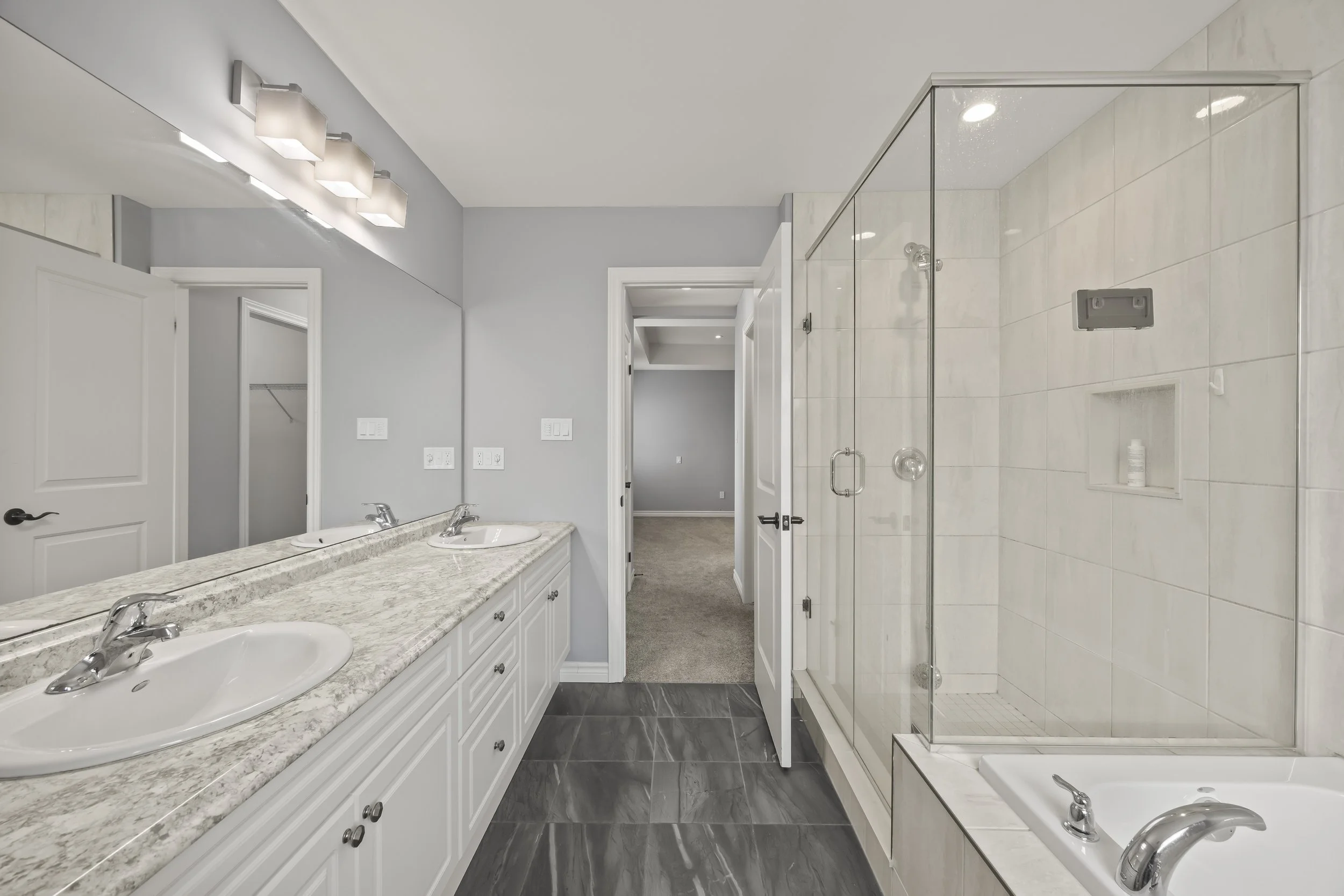 471 Sophia Cres -27.JPG