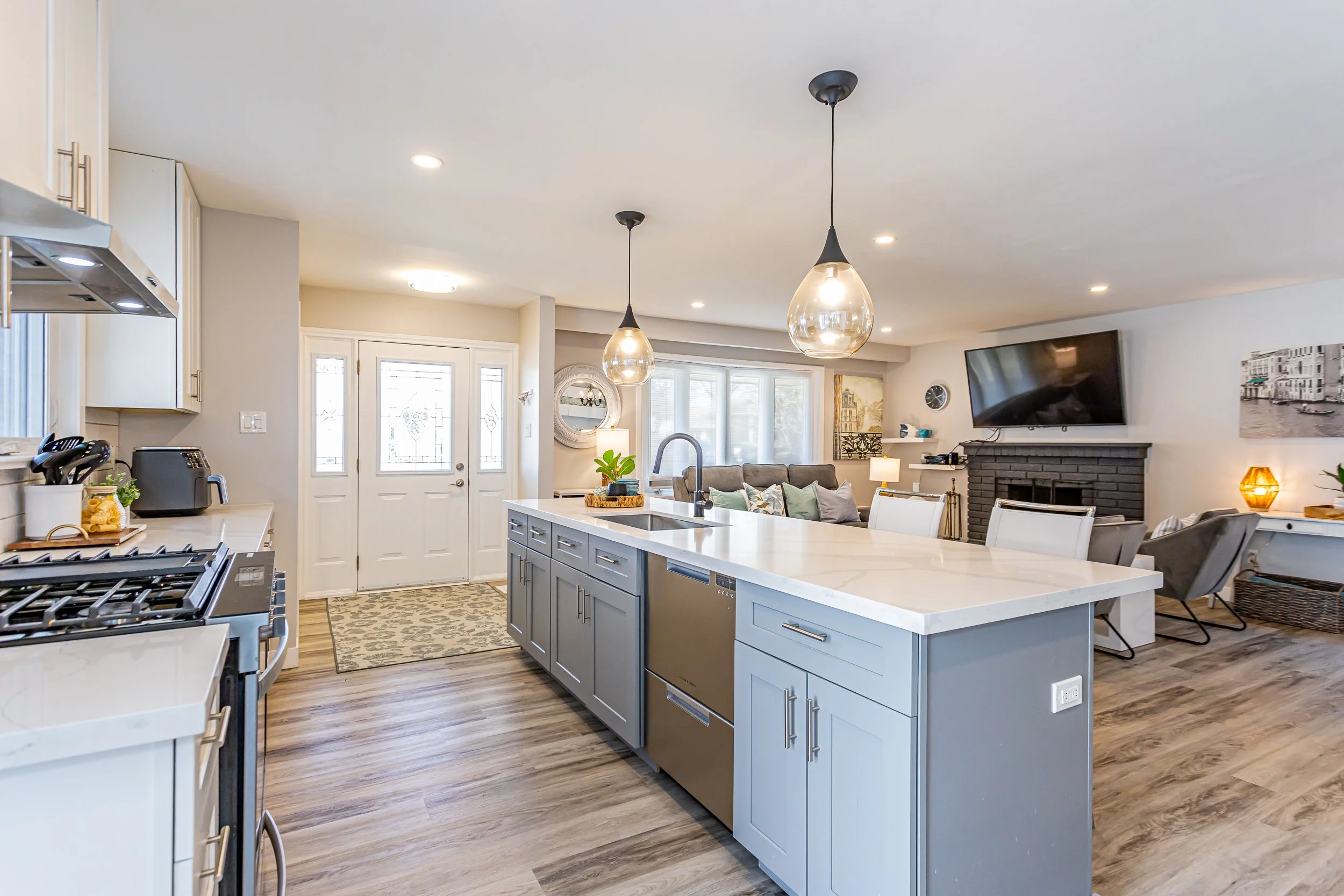 172 Wakefield Cres-7.jpg