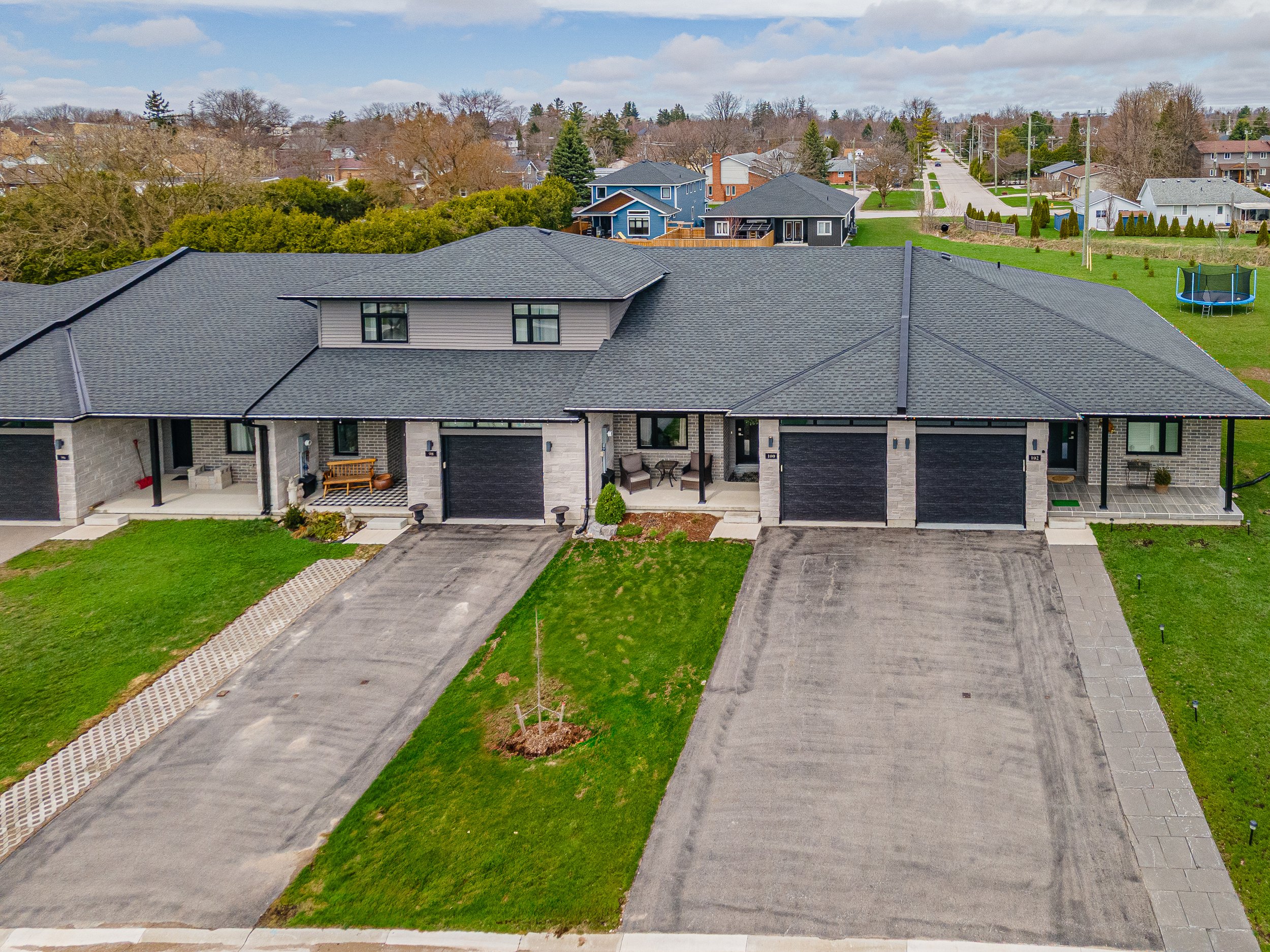 100 Rowe Ave -40.jpg