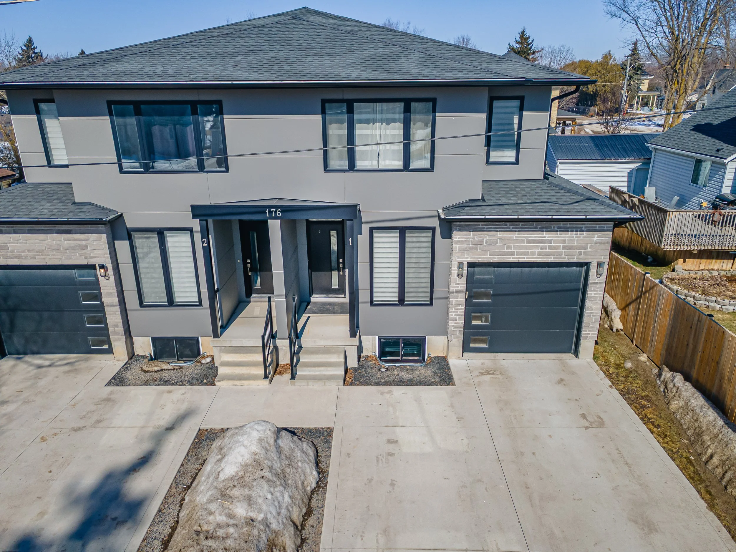 1-176 King St -48.jpg