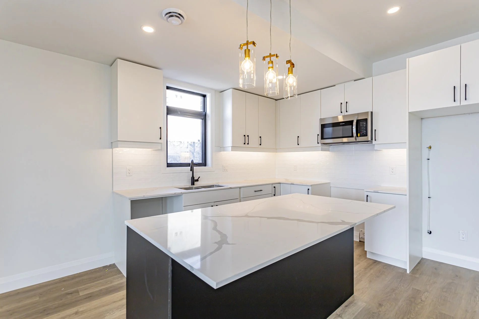 43-3900 Savoy_08.jpg