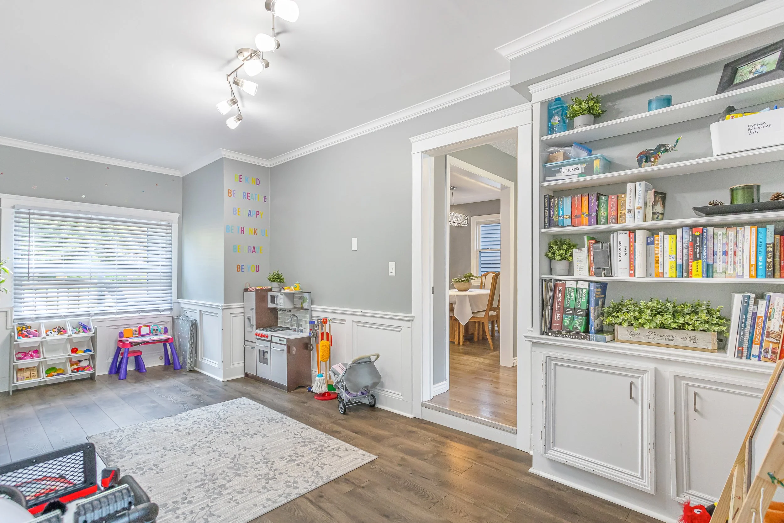 58 Olympic Cres-22.jpg