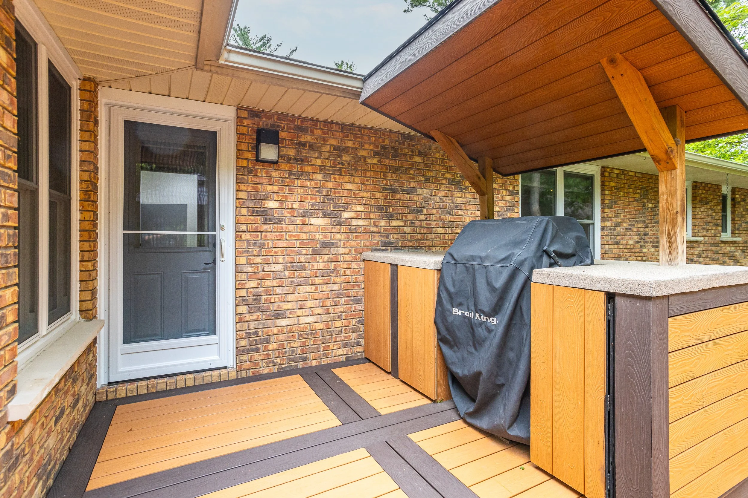 9923 Ontario Street-35.jpg