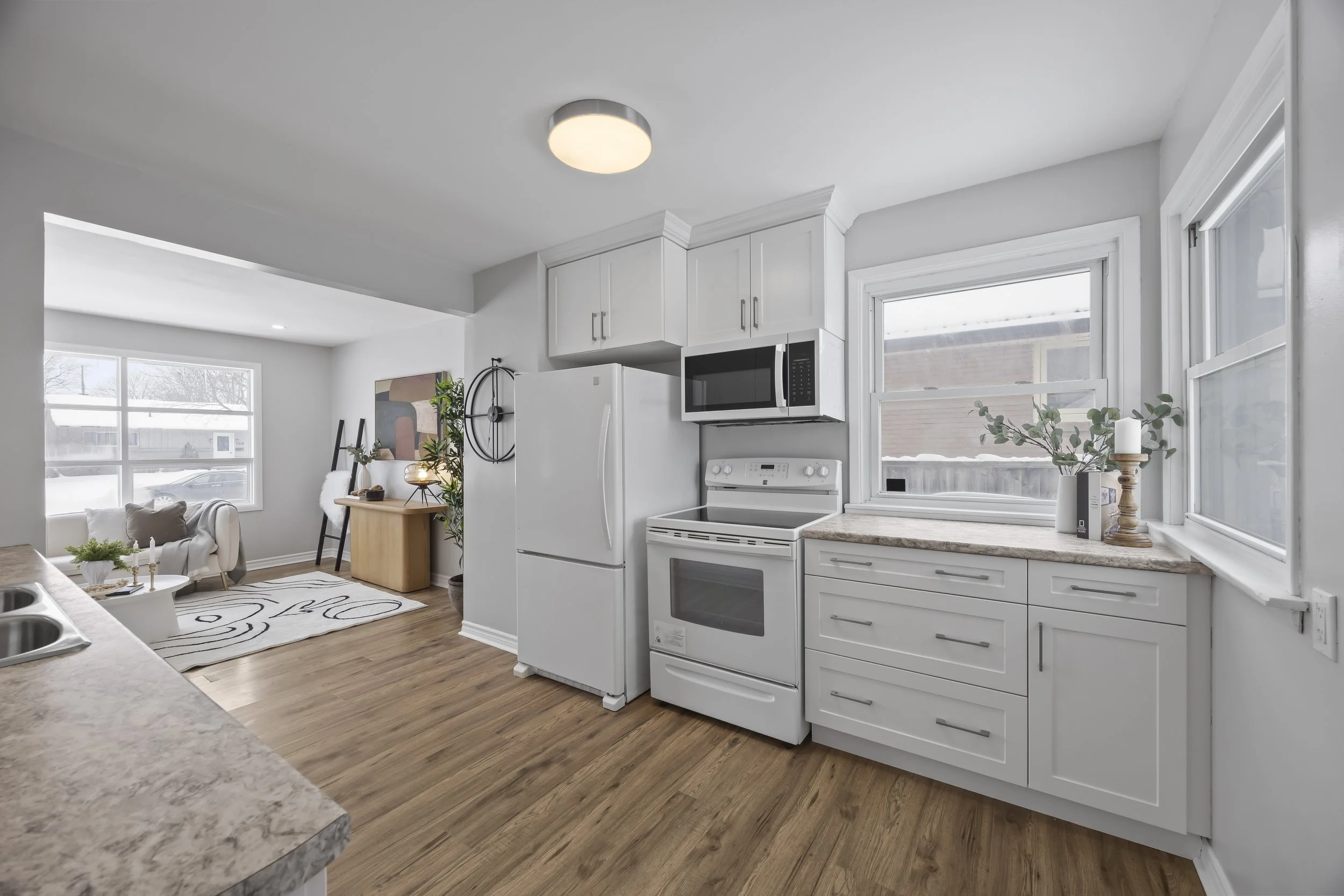 149 Jasper Cres -12.JPG