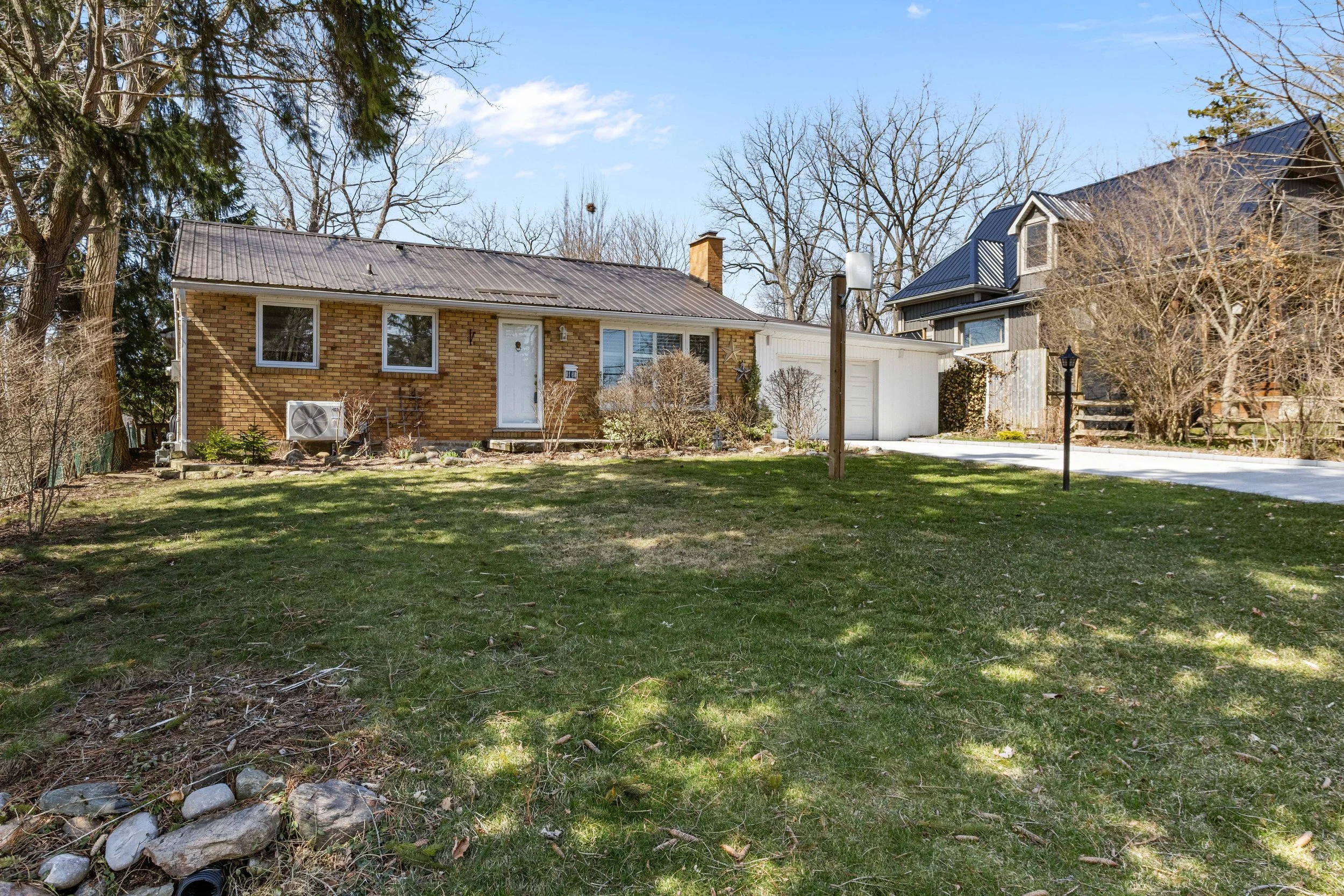 16 Crescent Ave (1).JPG