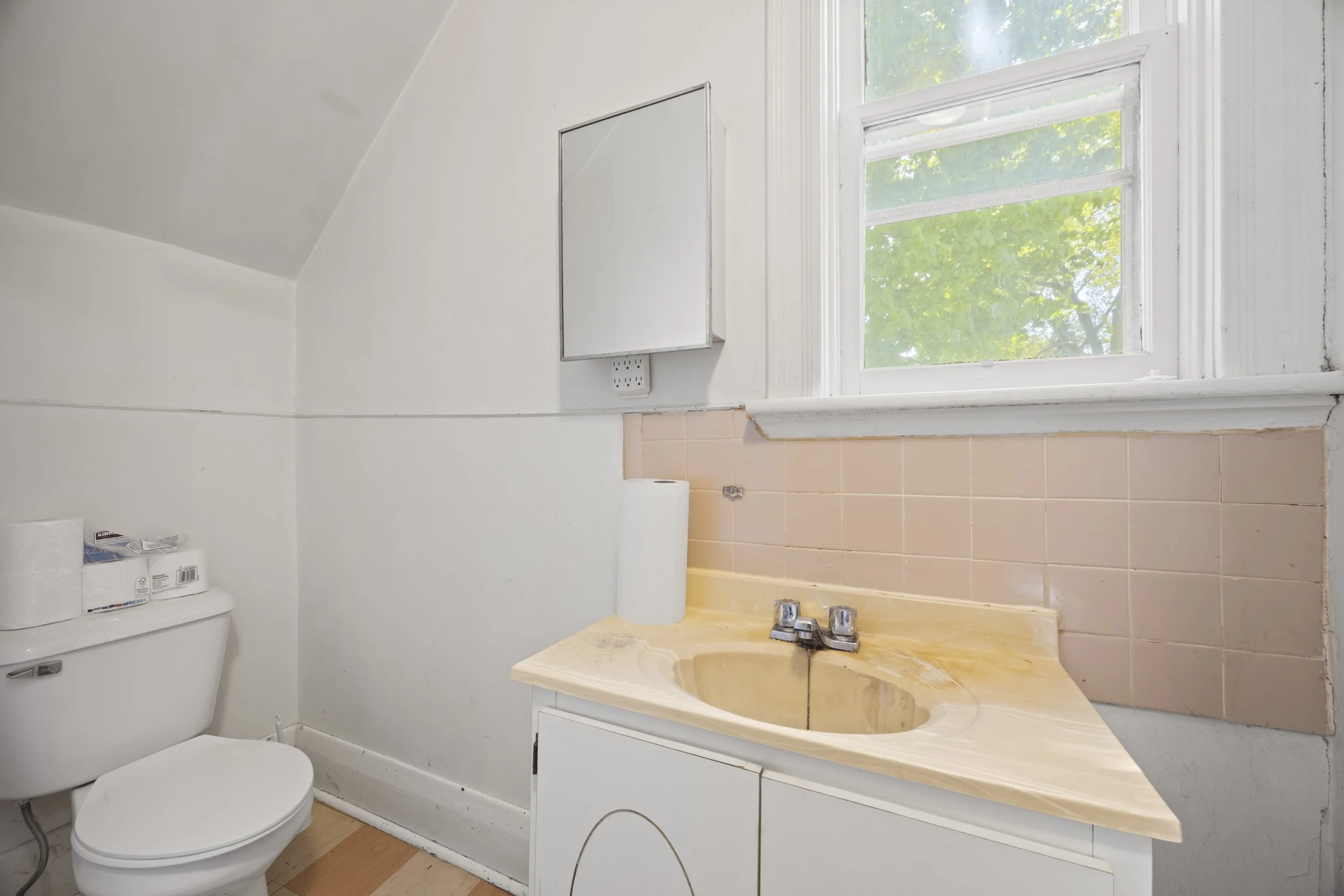 553 Piccadilly St -25.JPG