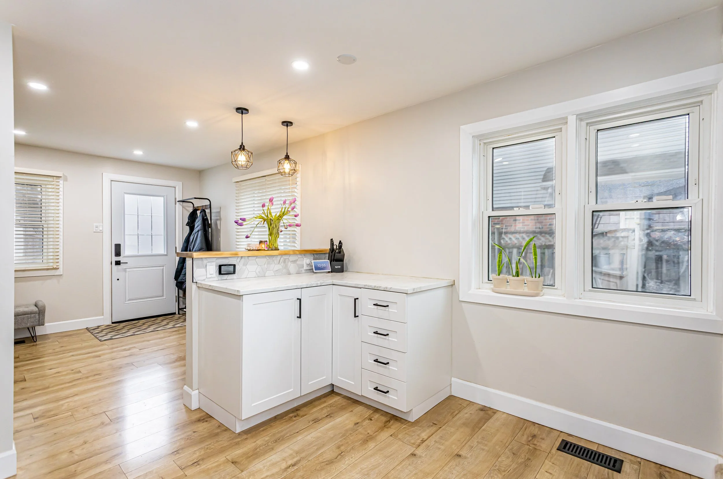 61 Gladstone Ave-14.jpg