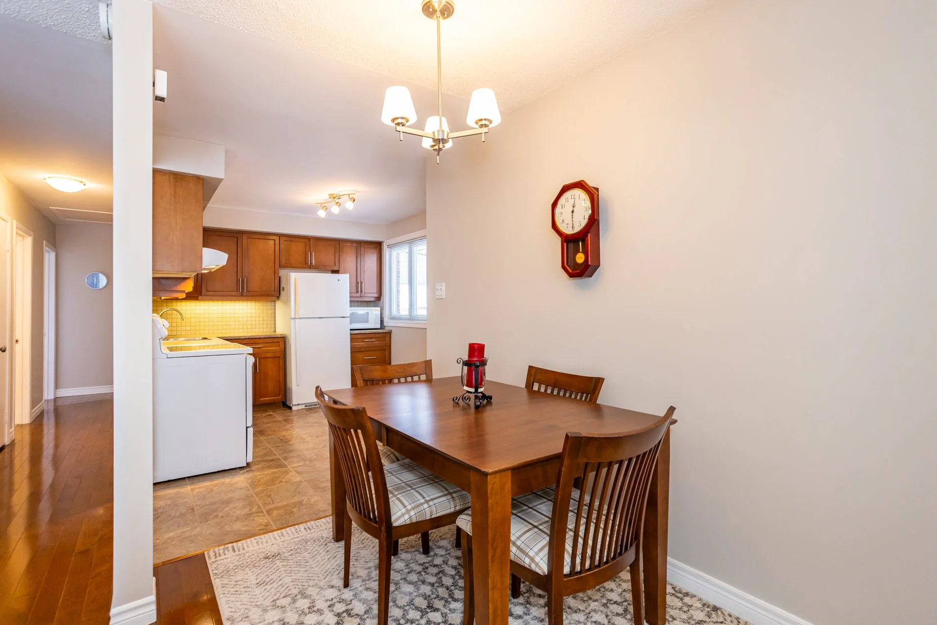 43 Frobisher Cres-13.jpg