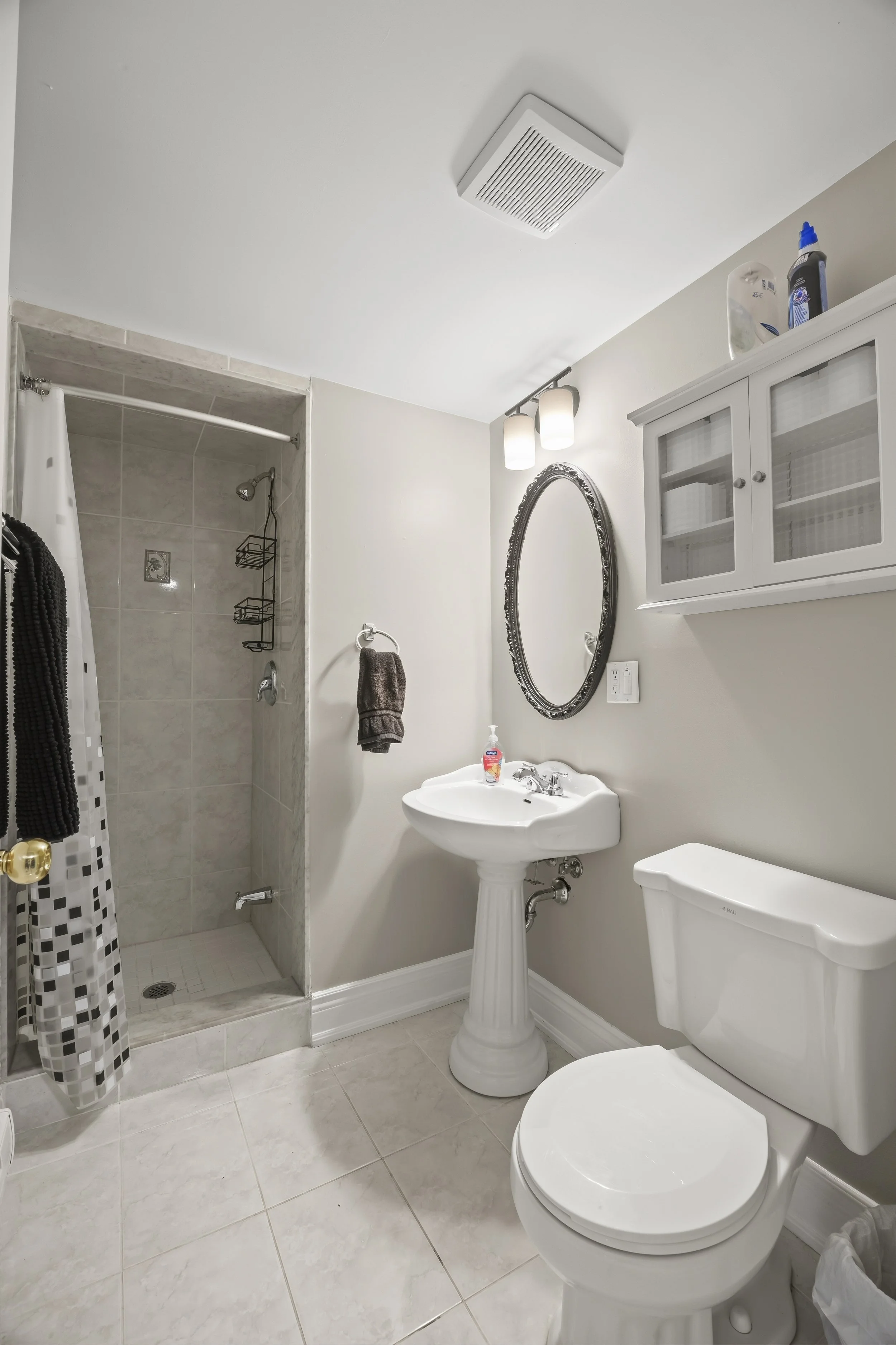 3-47 Blandford St -21.JPG