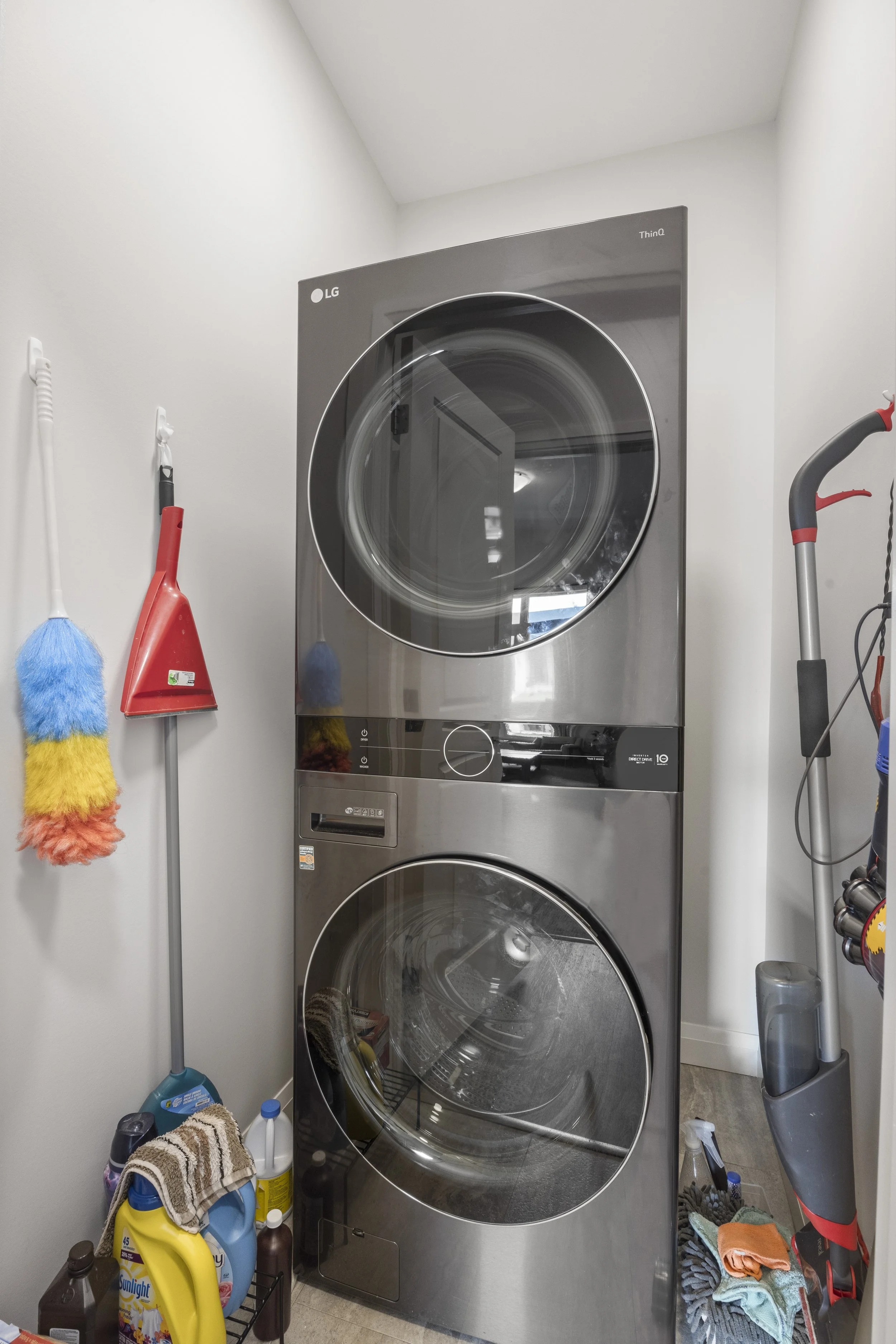 100 Rowe Ave -29.JPG