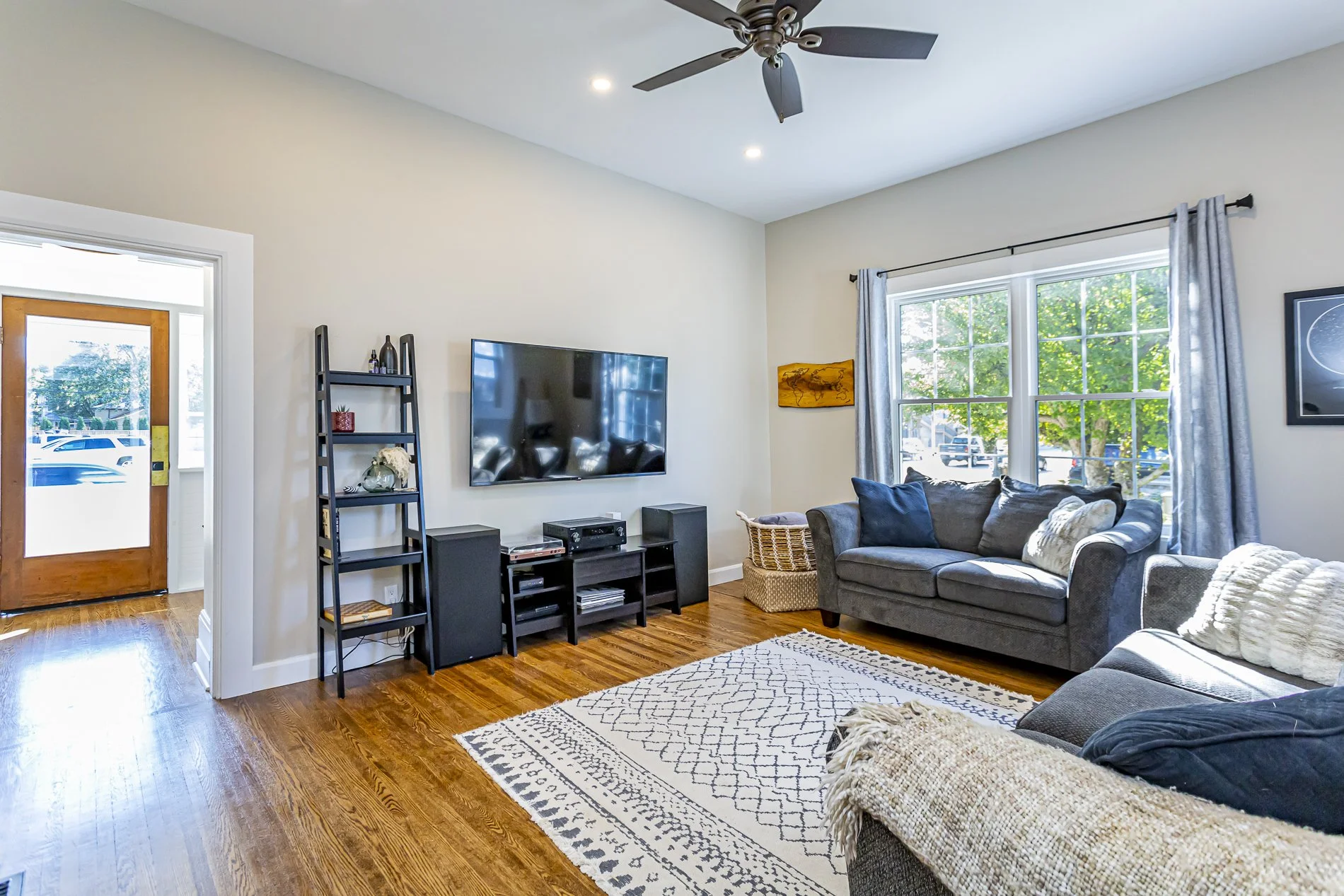 168 Ailsa Craig Main St_09.jpg