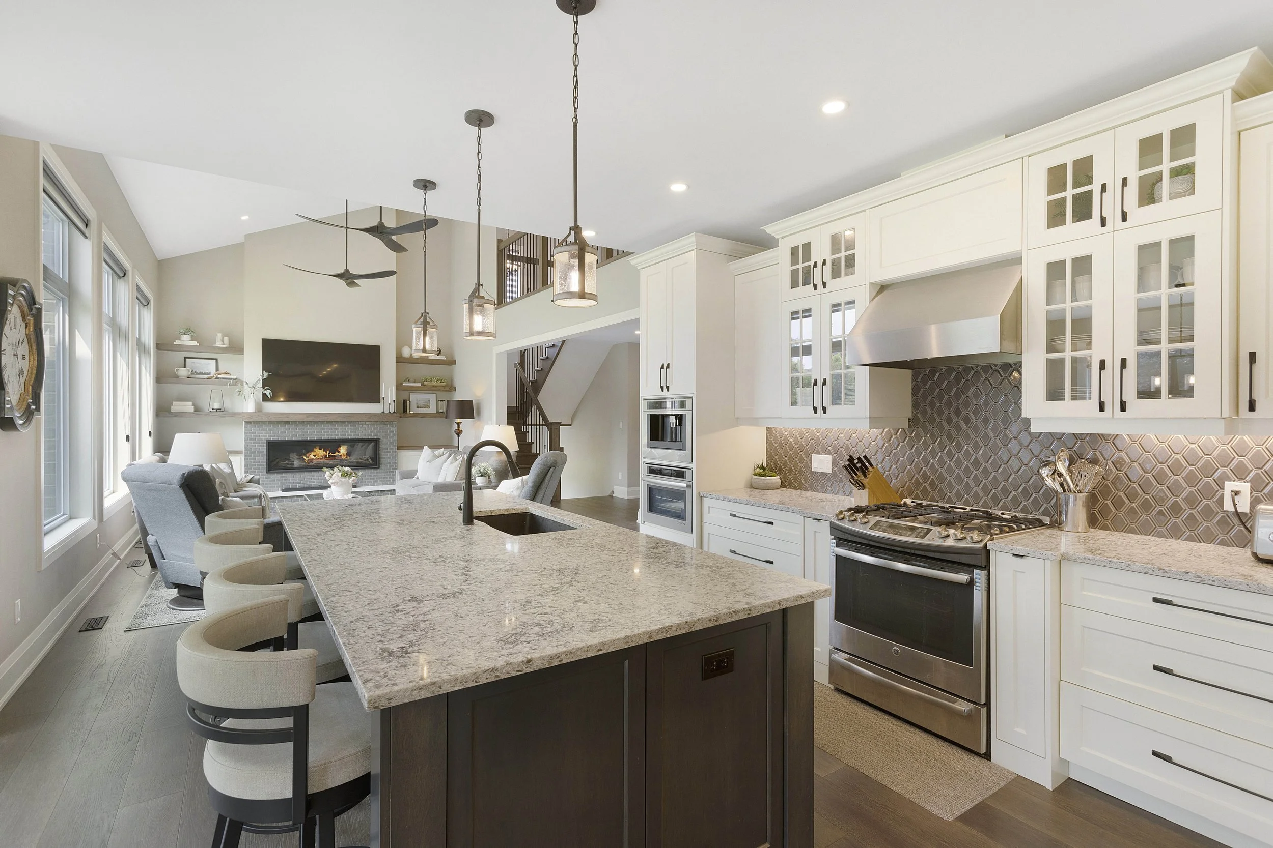 18-7091 Clayton Walk -16.jpg