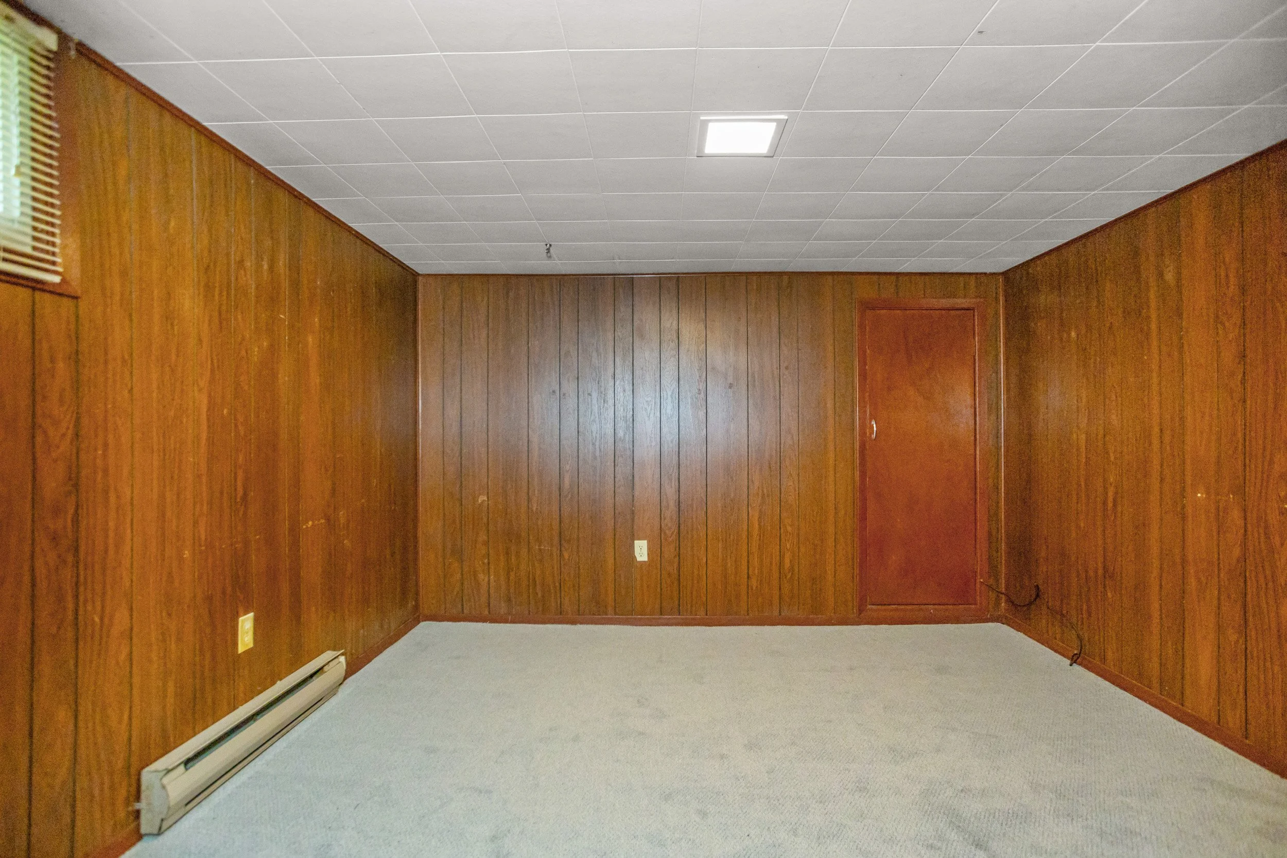 1871 Parkhurst Ave-22.jpg