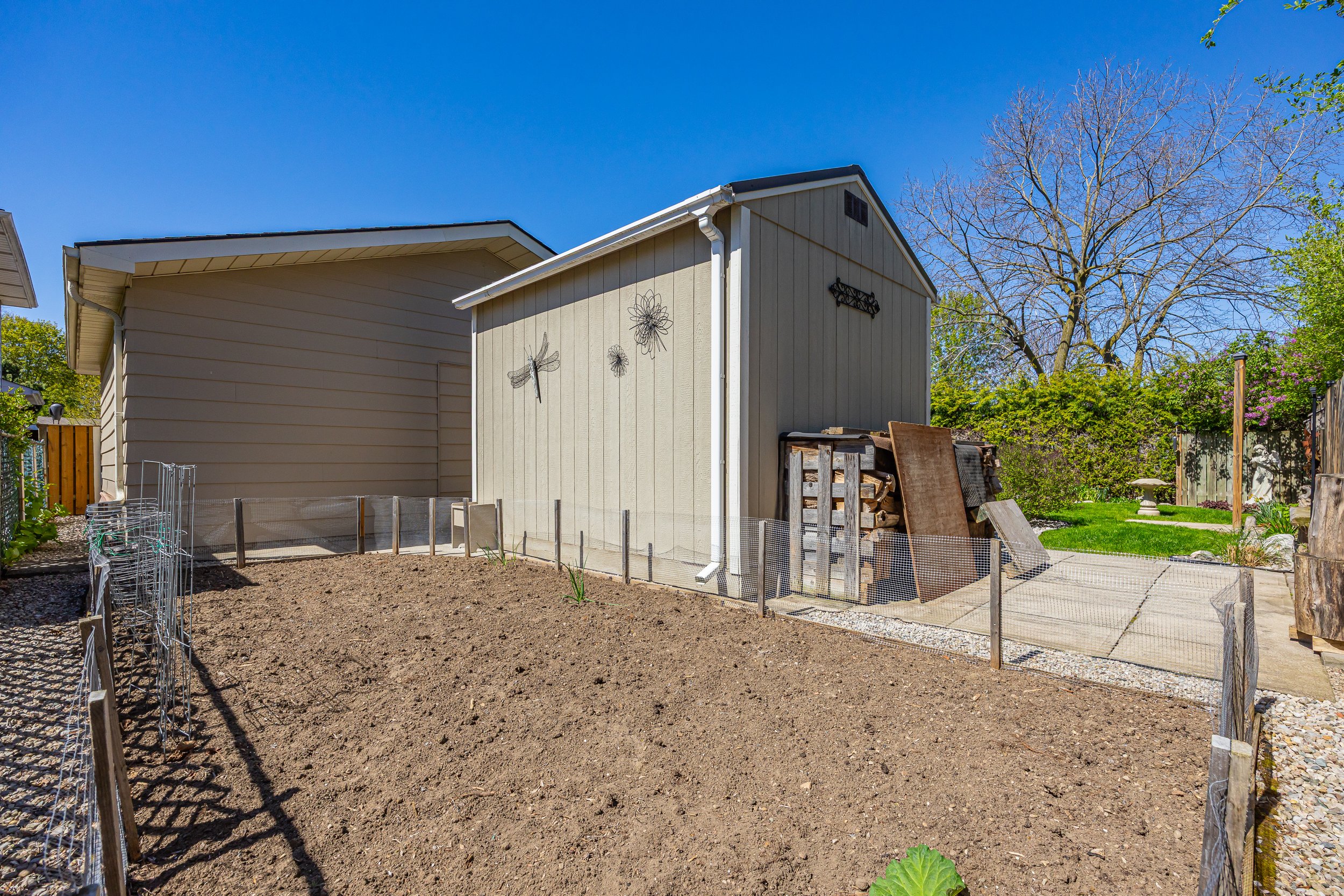 430 Magnolia Cres -45.jpg