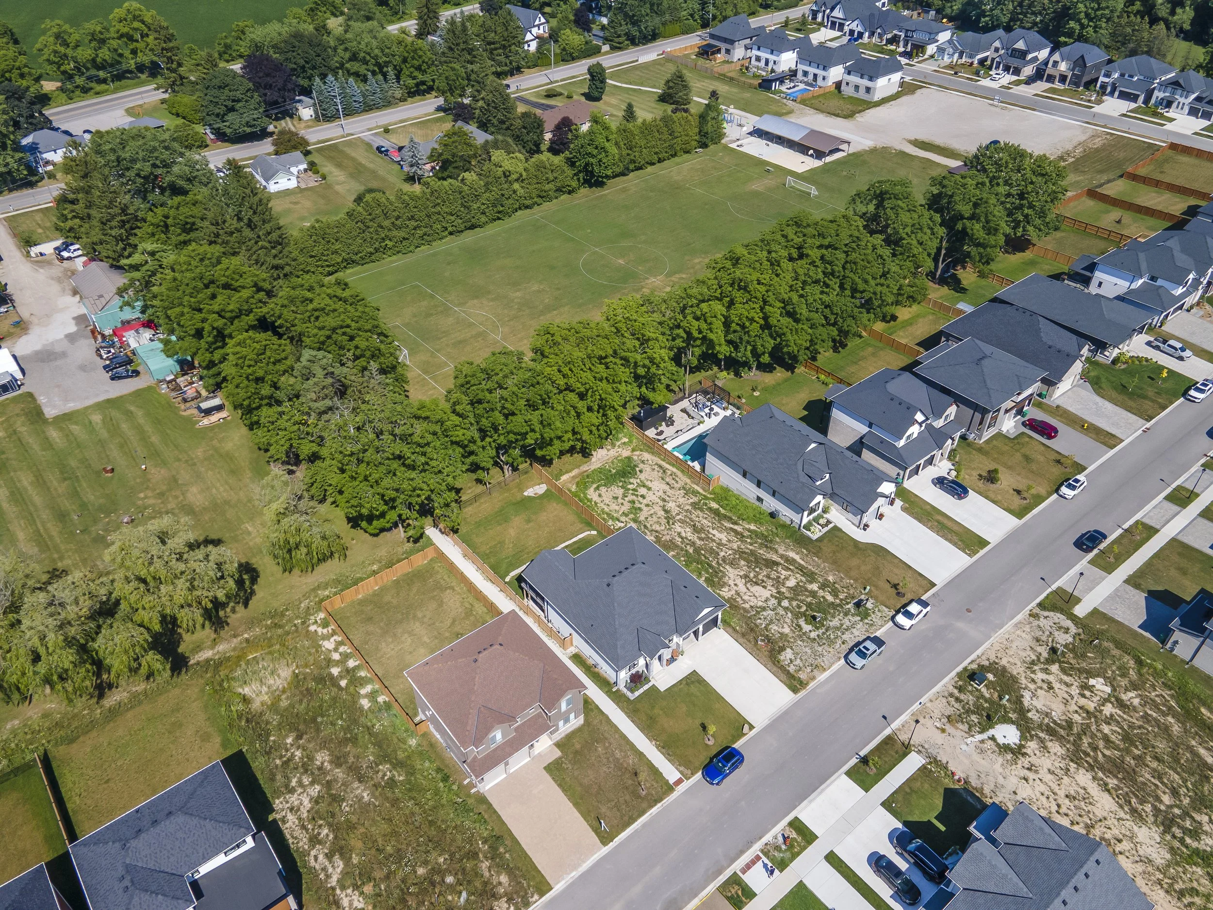 74 Royal Cres -51.JPG