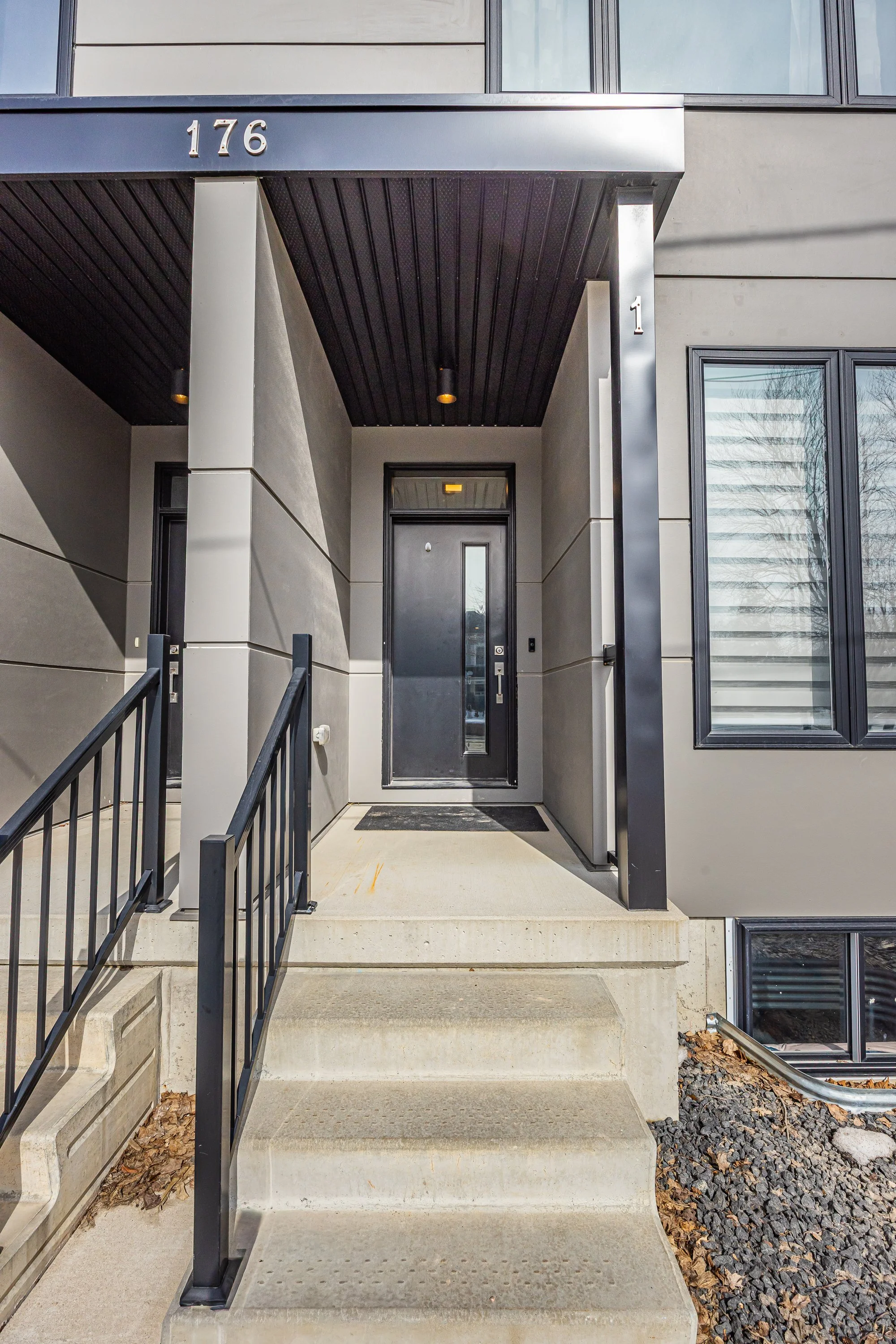 1-176 King St -05.jpg