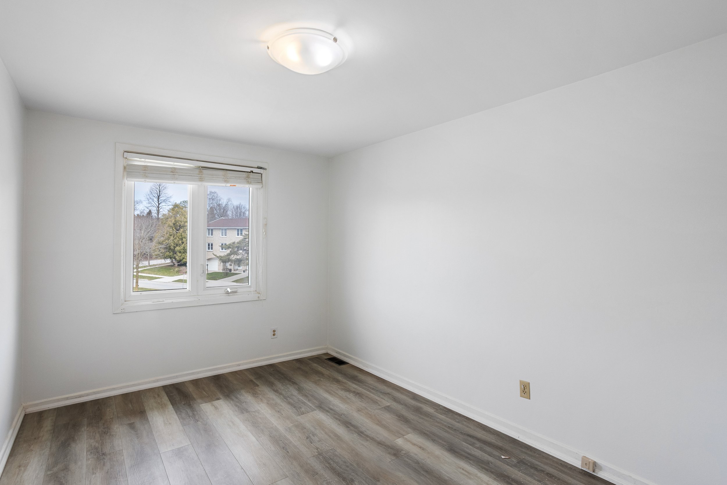 216 Homestead Cres-21.jpg