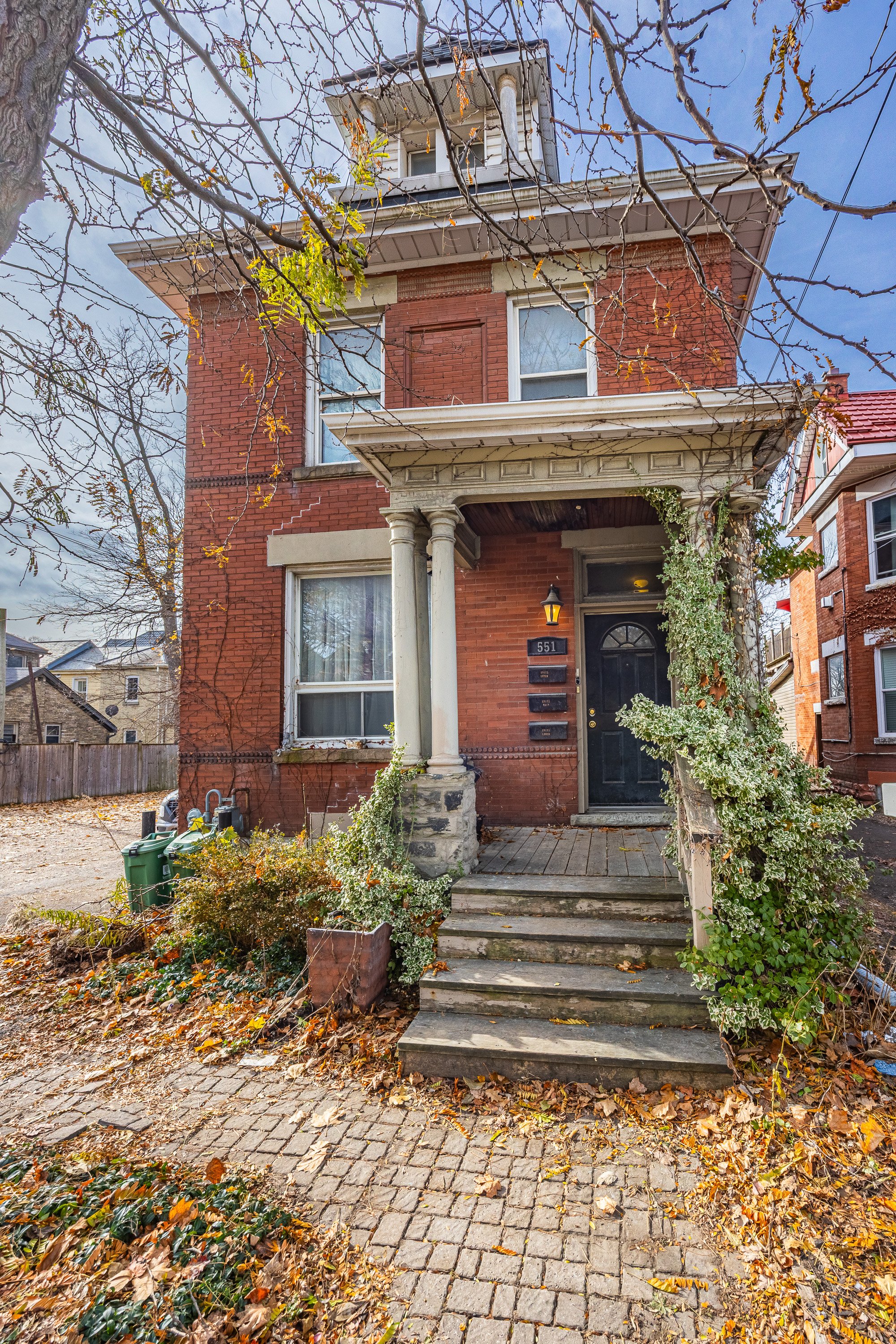 551 Adealide St North -02.jpg
