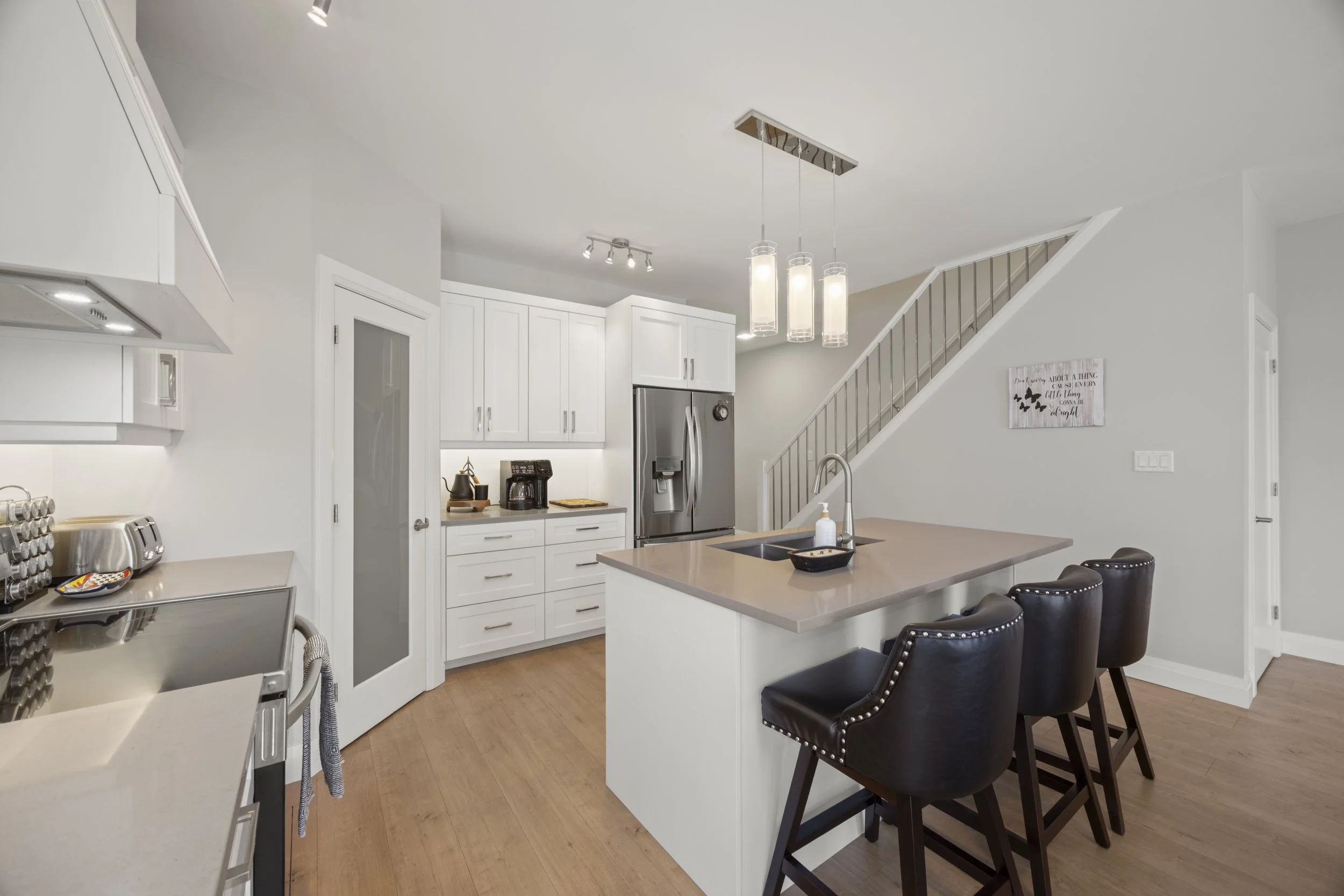 1-176 King St -12.JPG