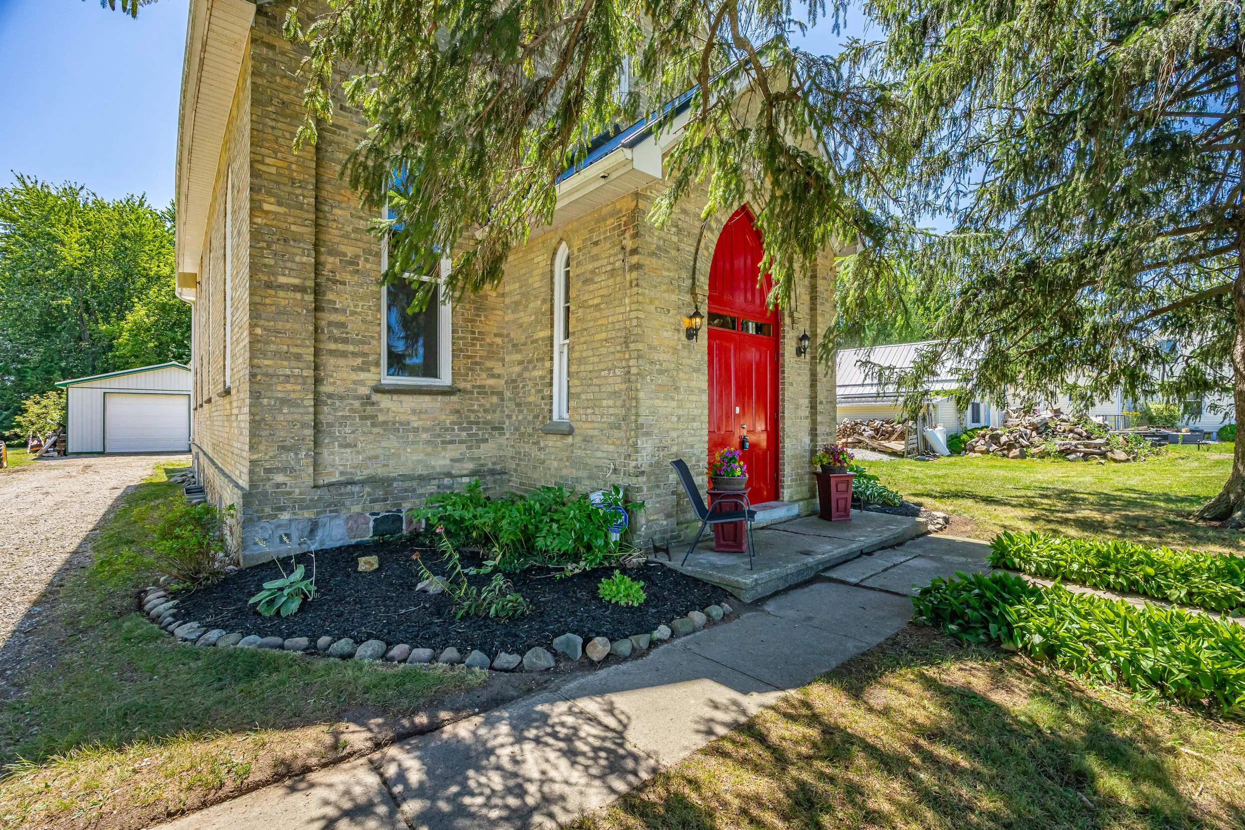 3229 Mcgillivray Dr -04.jpg