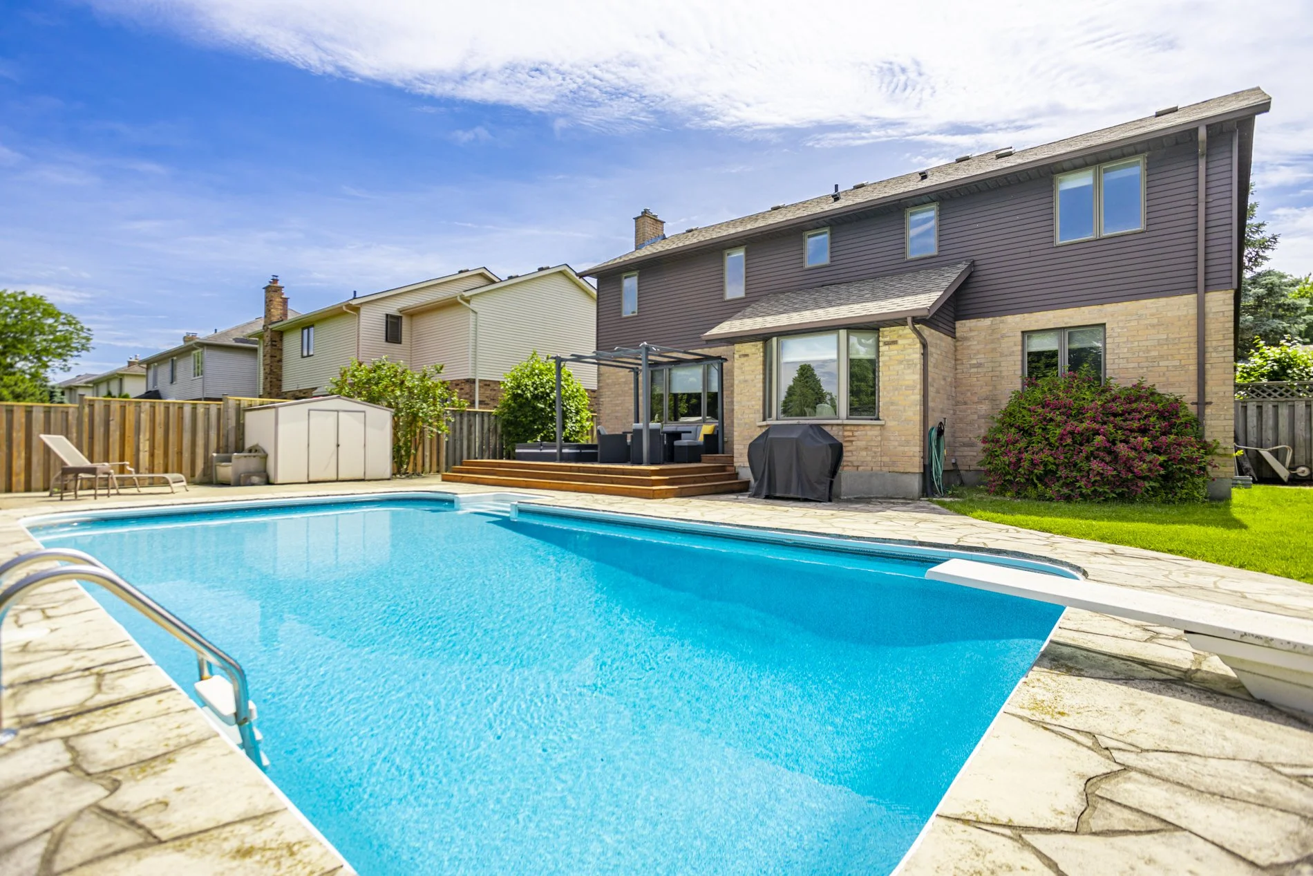 70 Thumnderbird Cres_44.JPG