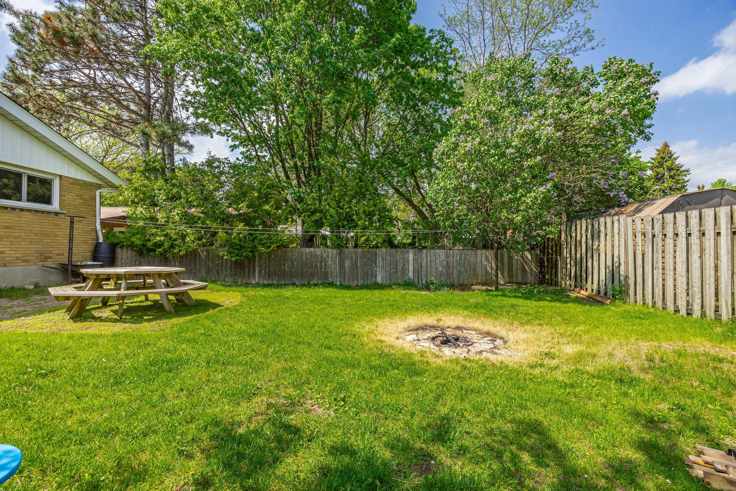 8 Kenwood Cres -38.jpg
