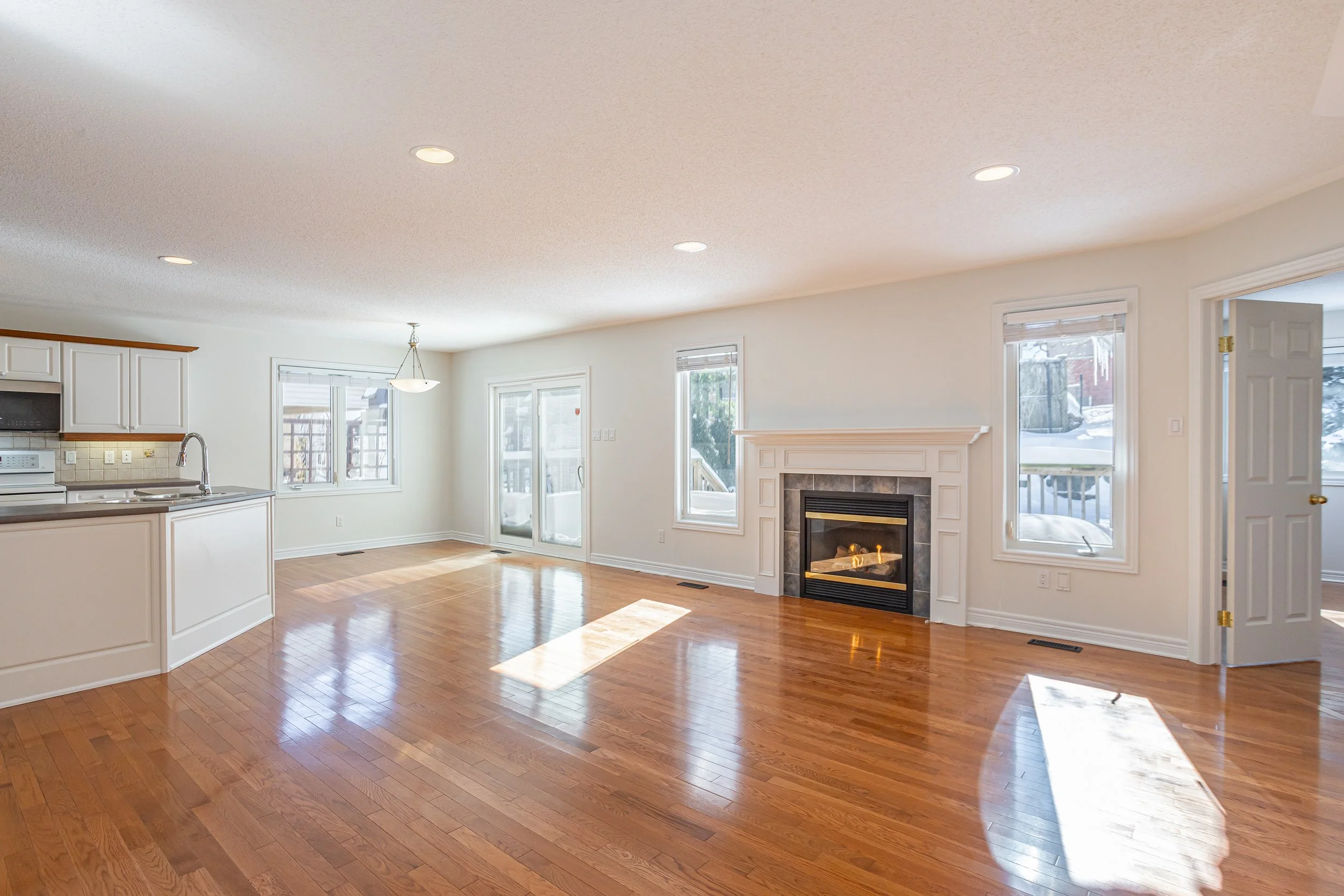 928 Crestview Cres-20.jpg