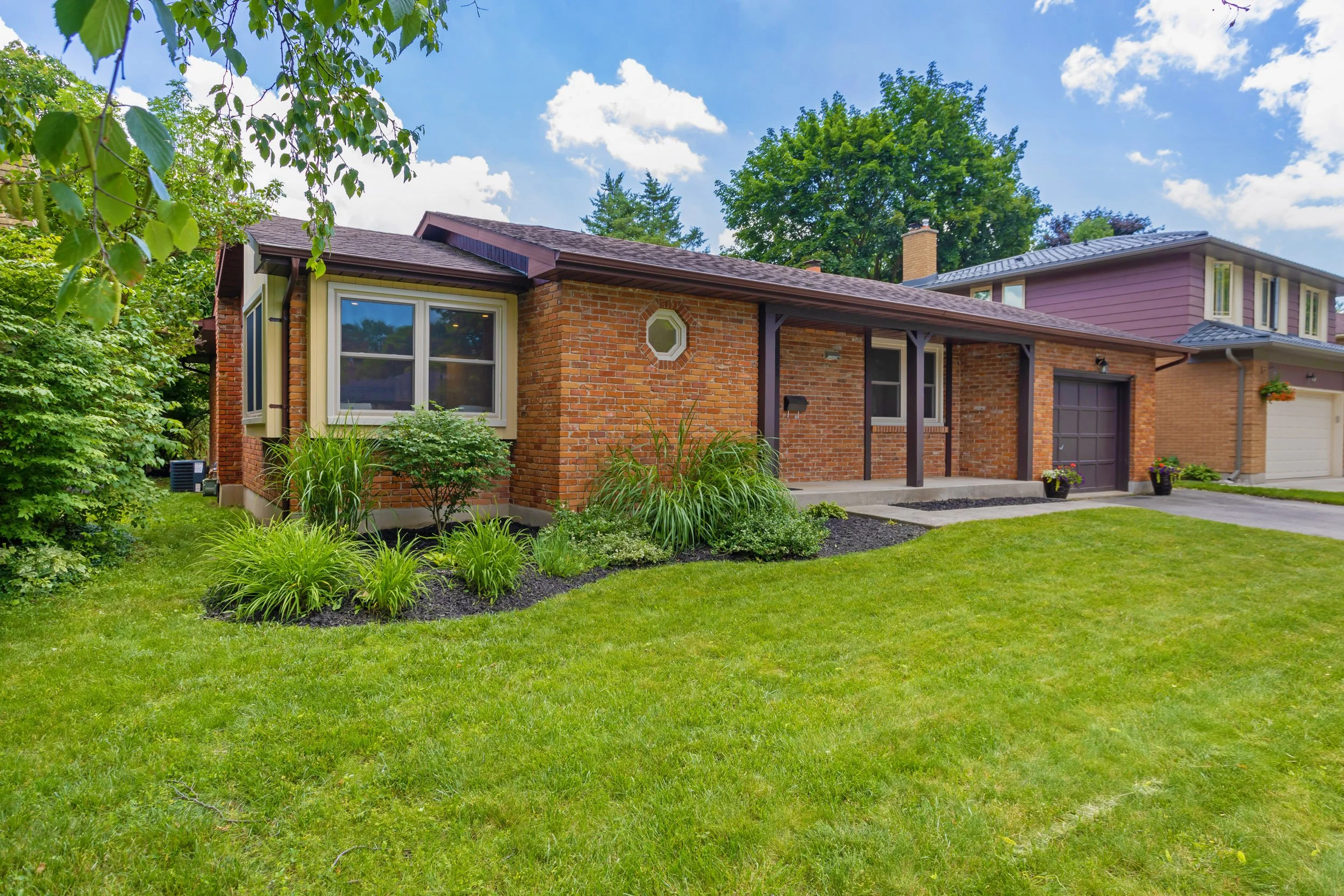 462 Grandview Ave-3.jpg