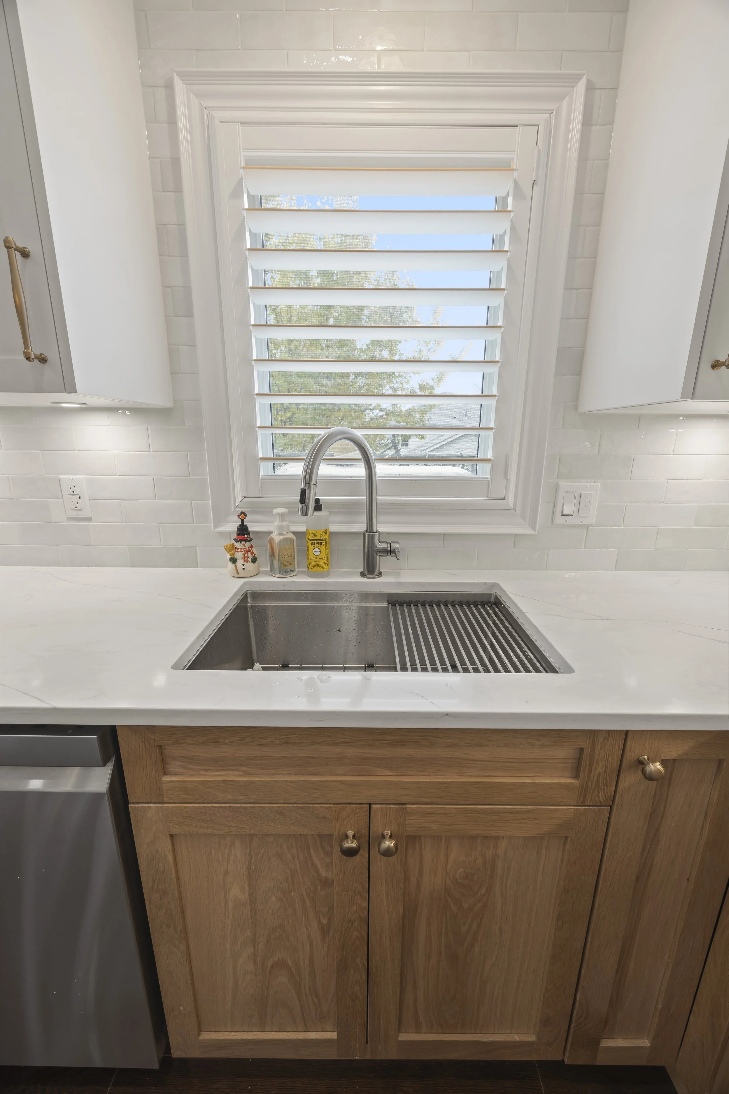 672 Clearwater Cres -13.JPG