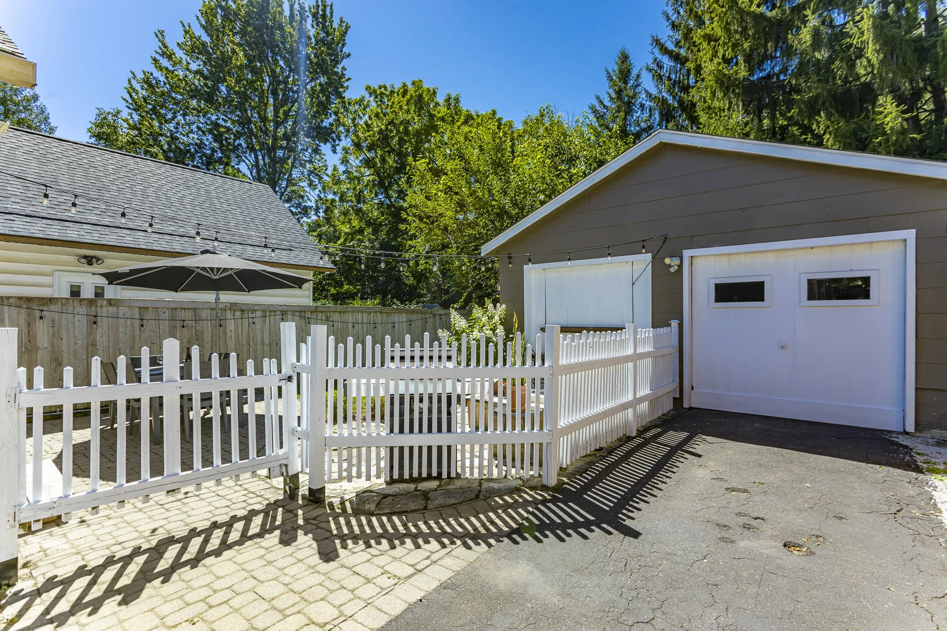 865 Colborne St_42.jpg