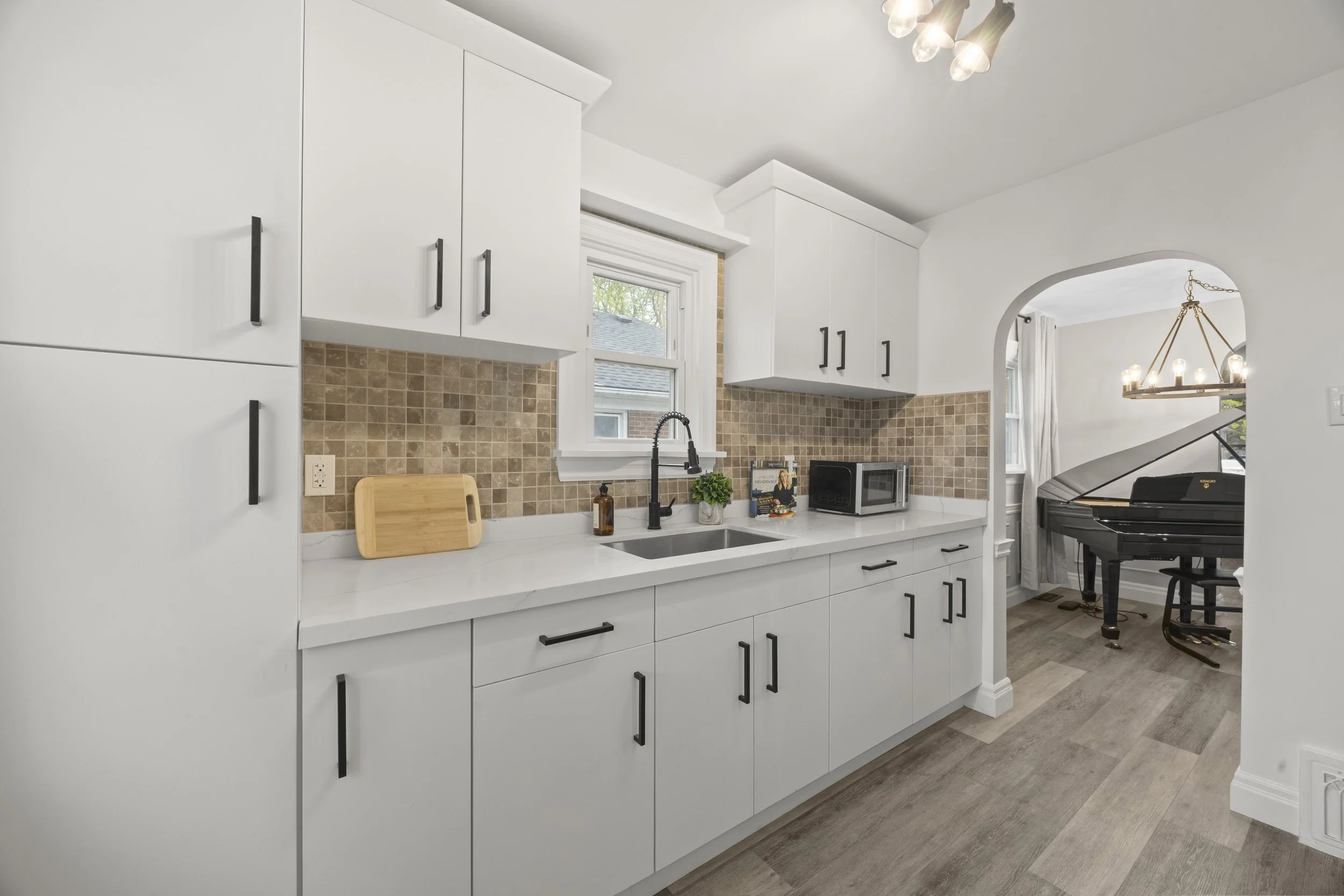 1326 Brydges St -16.JPG