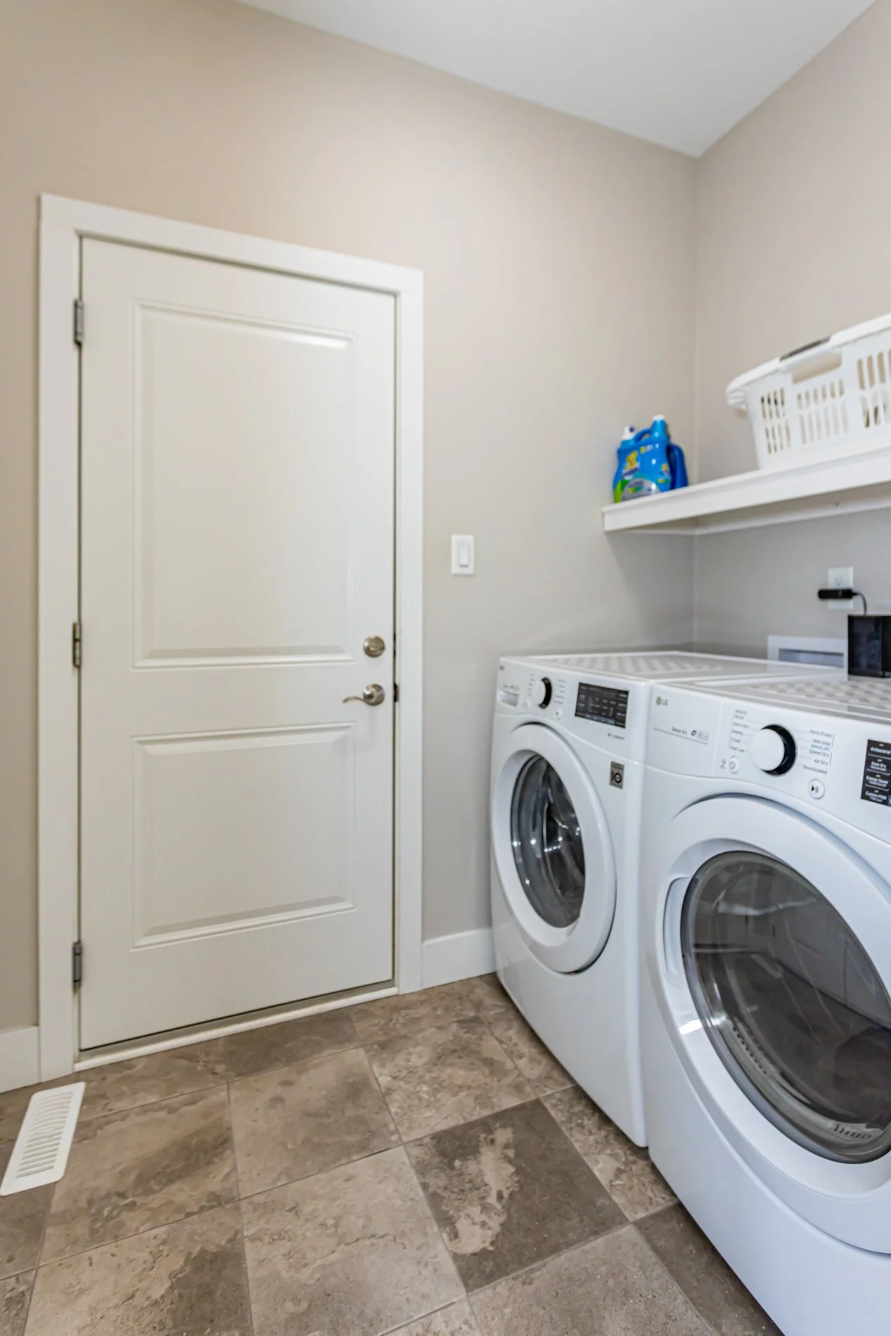 534 Scenic Crt-22.jpg