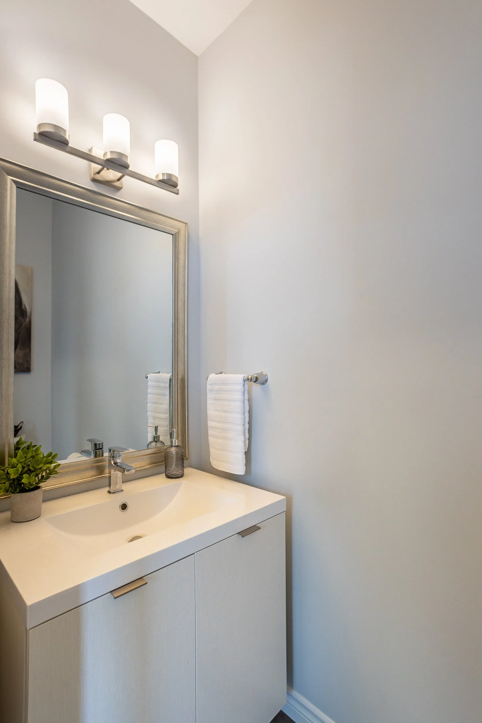 1675 Valhalla St-21.jpg