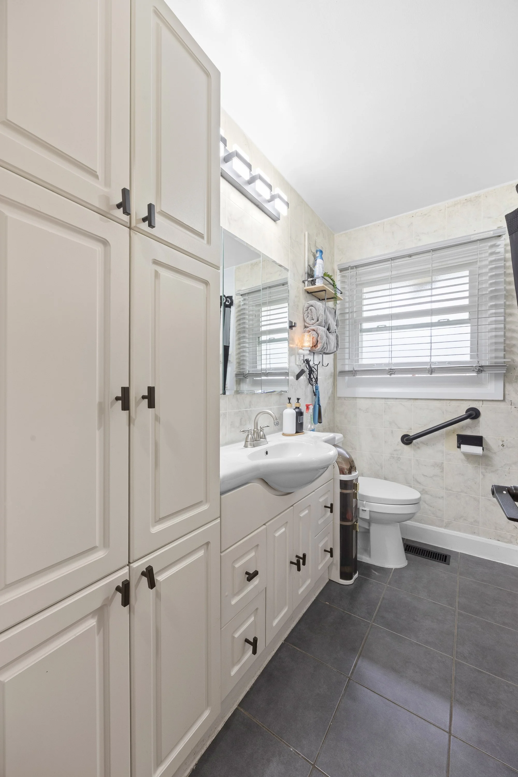 58 Centre Cres-24.jpg