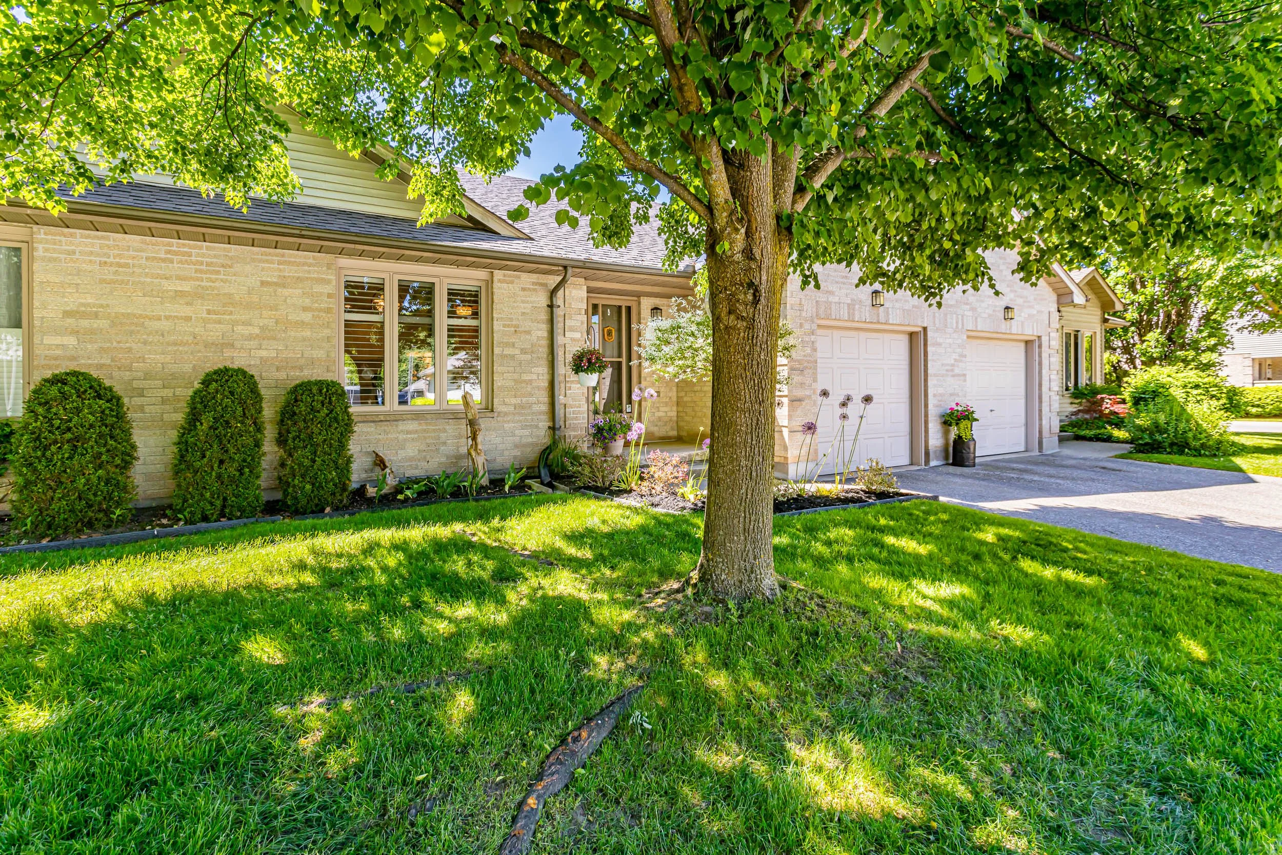 7-99 Edgevalley Rd-3.jpg