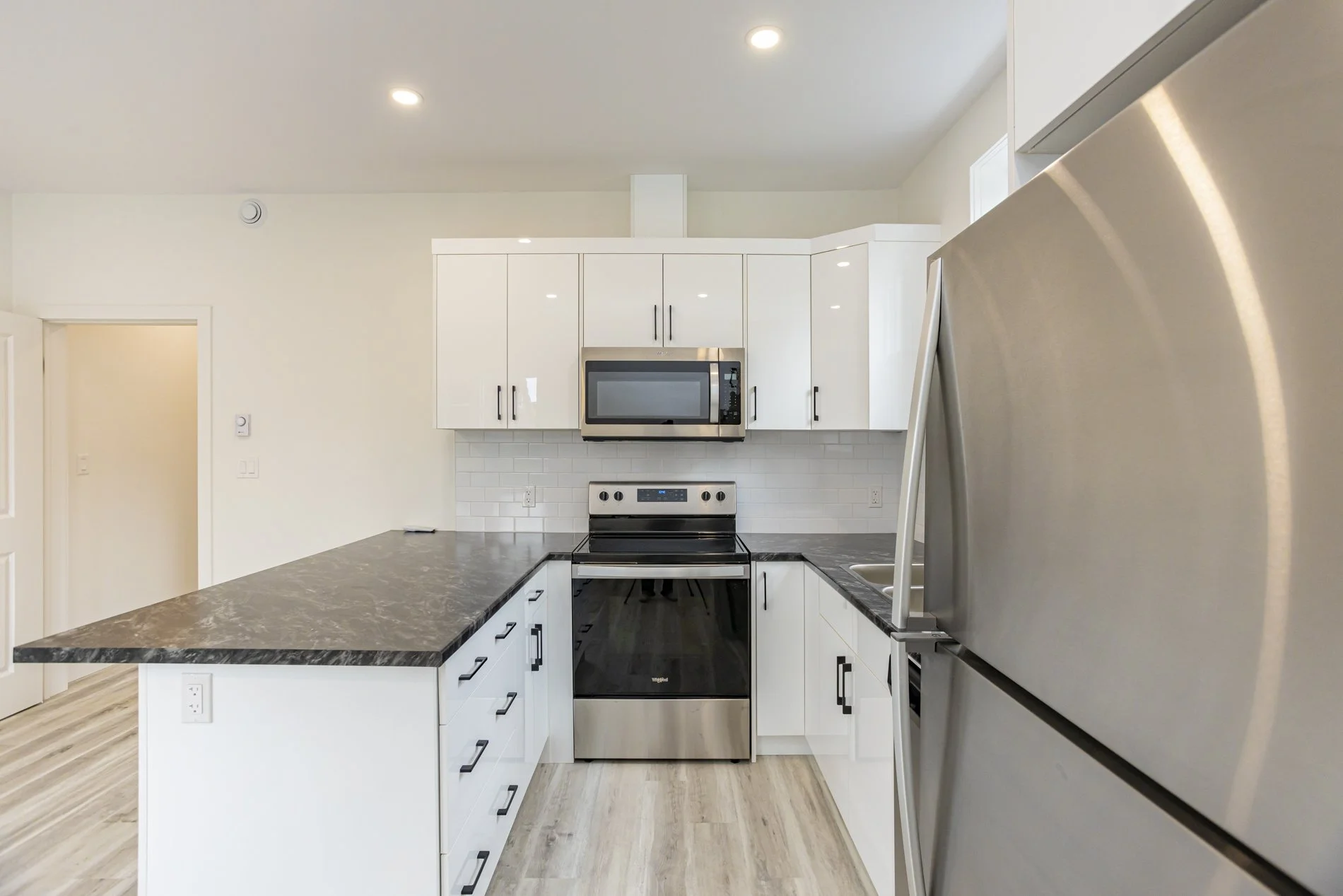 285 William St - Unit 3_03.JPG
