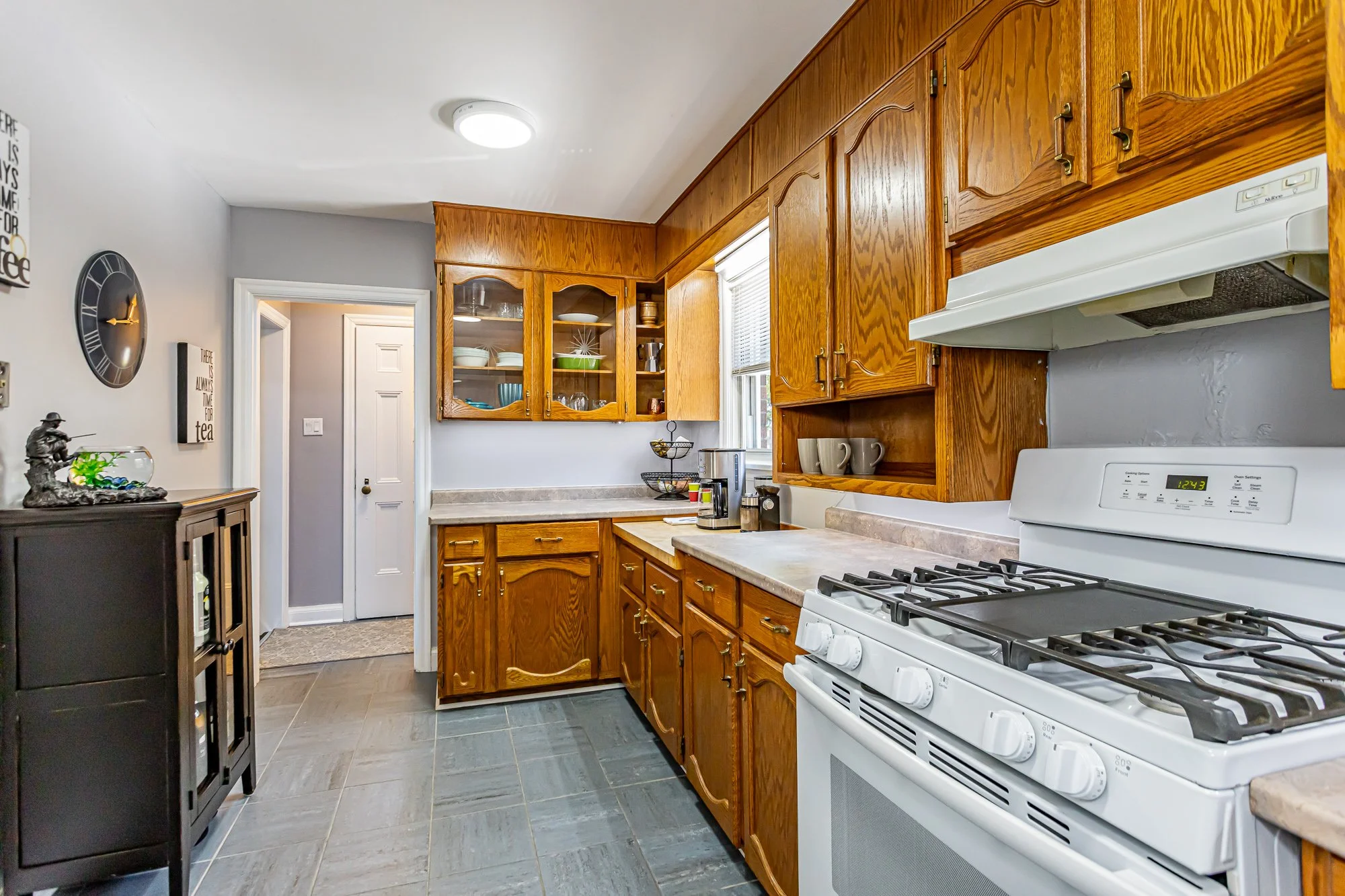 1863 Park Ave-10.jpg