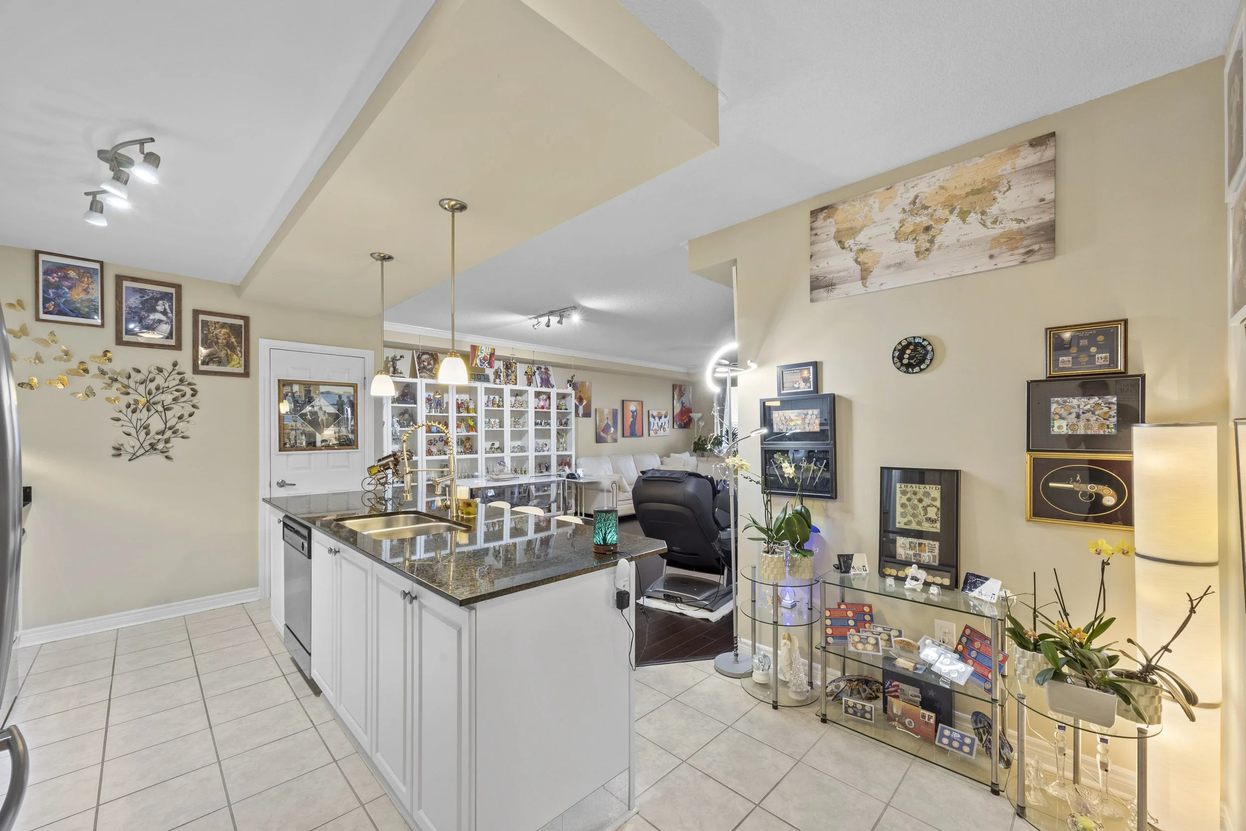 604-1030 Coronation Dr -08.JPG