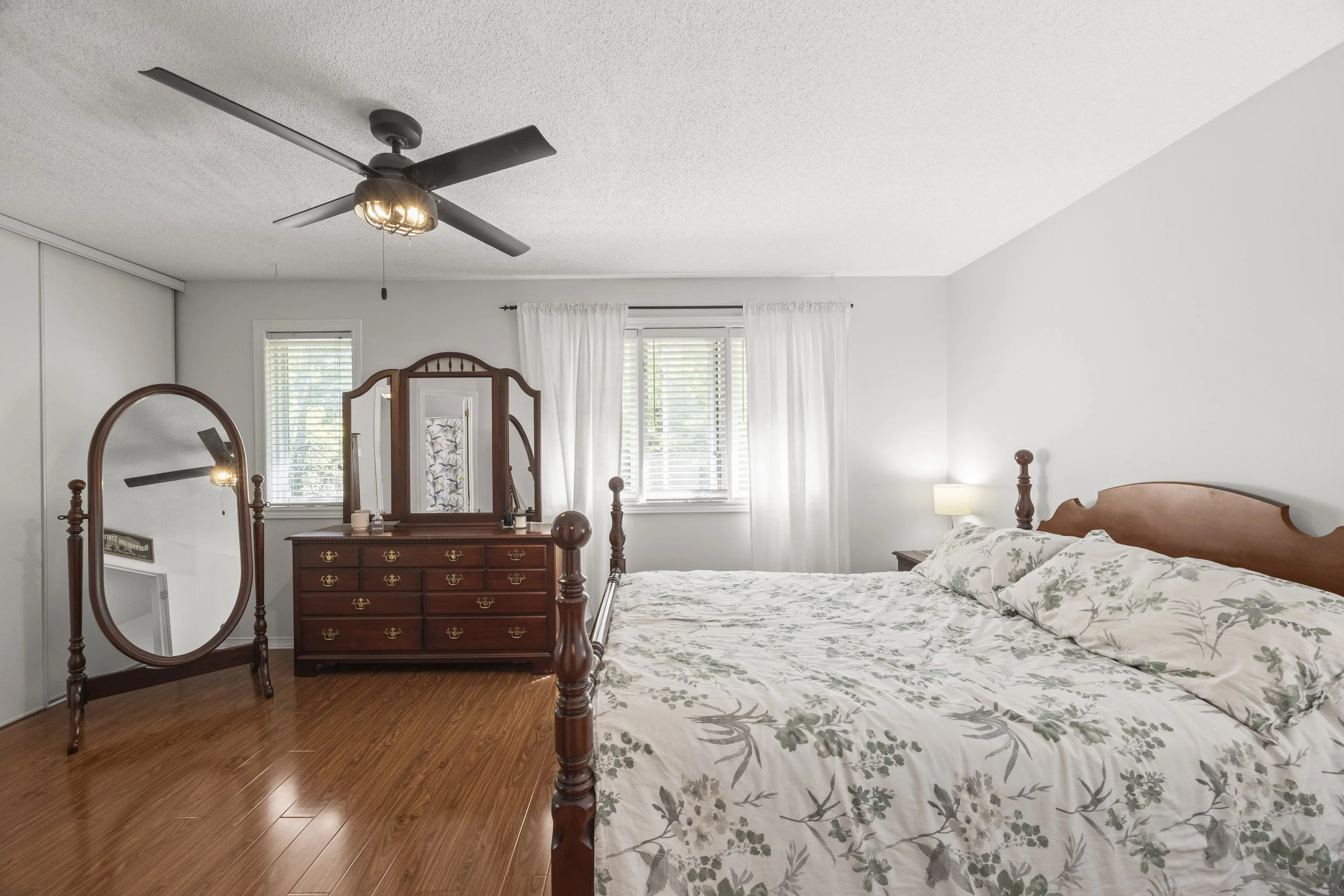 25-9 Ailsa Place-24.JPG