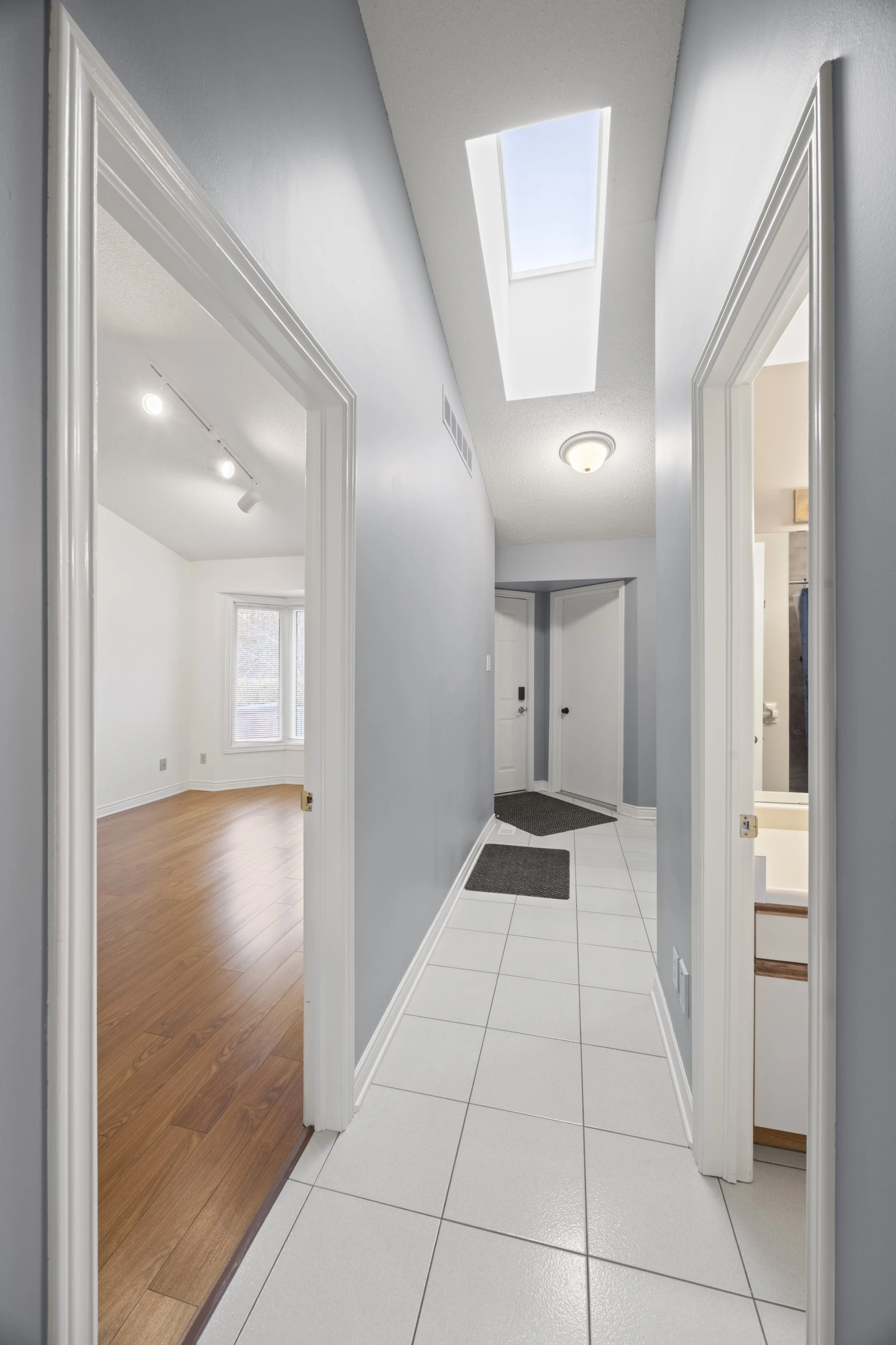 12-90 Ontario St S -08.JPG