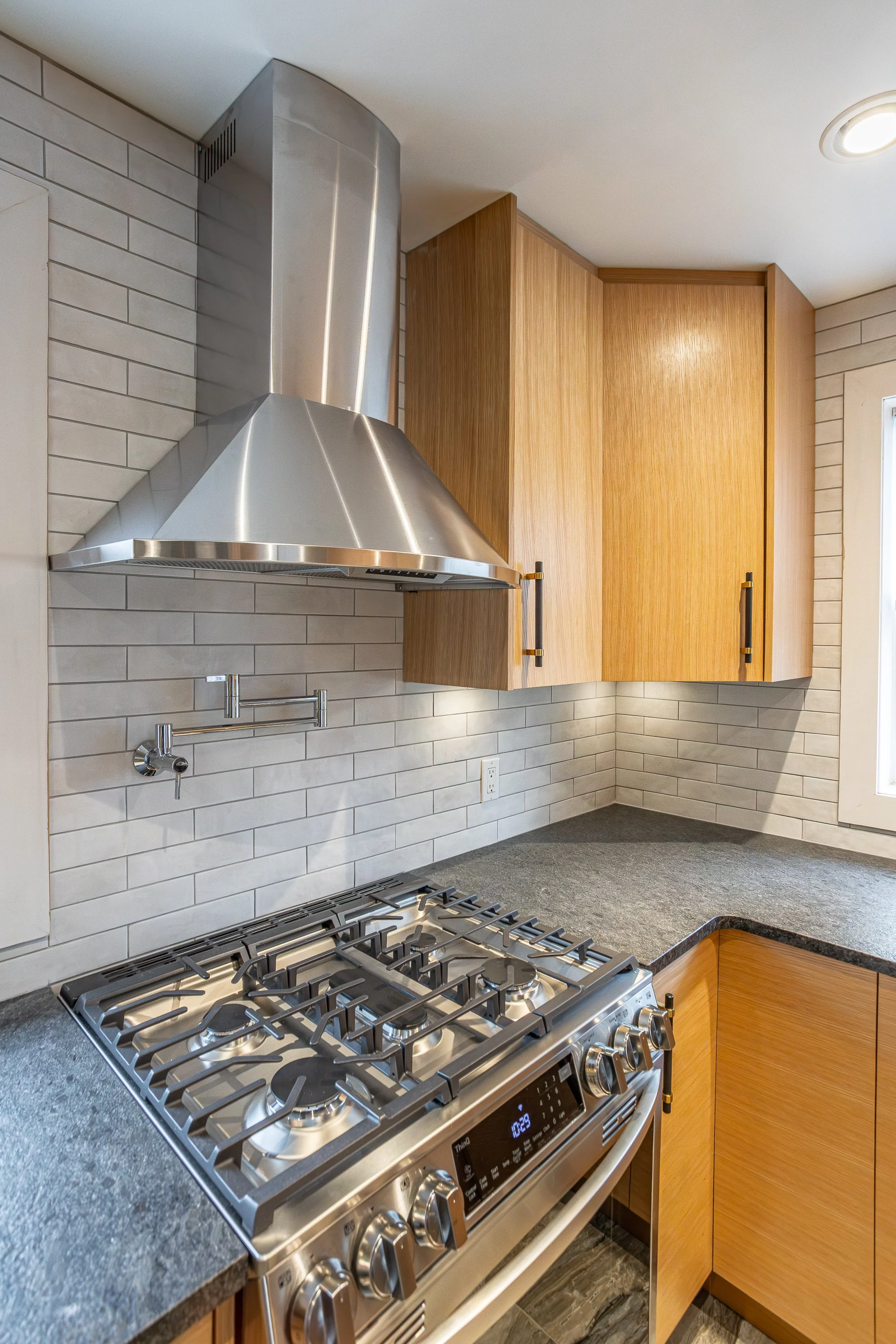 7017 Beattie St-15.jpg