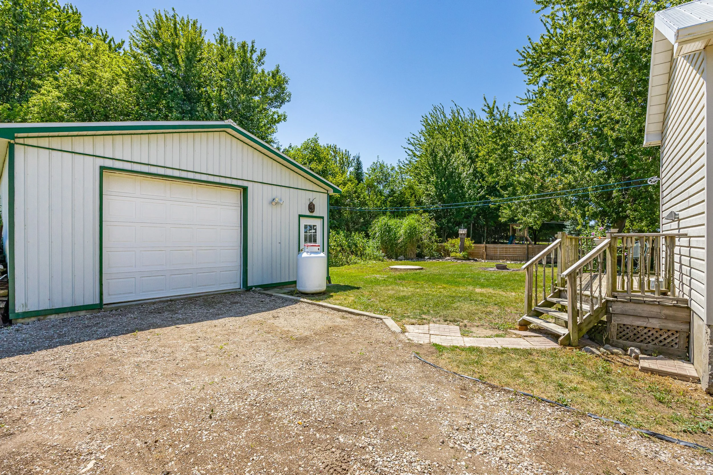 3229 Mcgillivray Dr -35.jpg