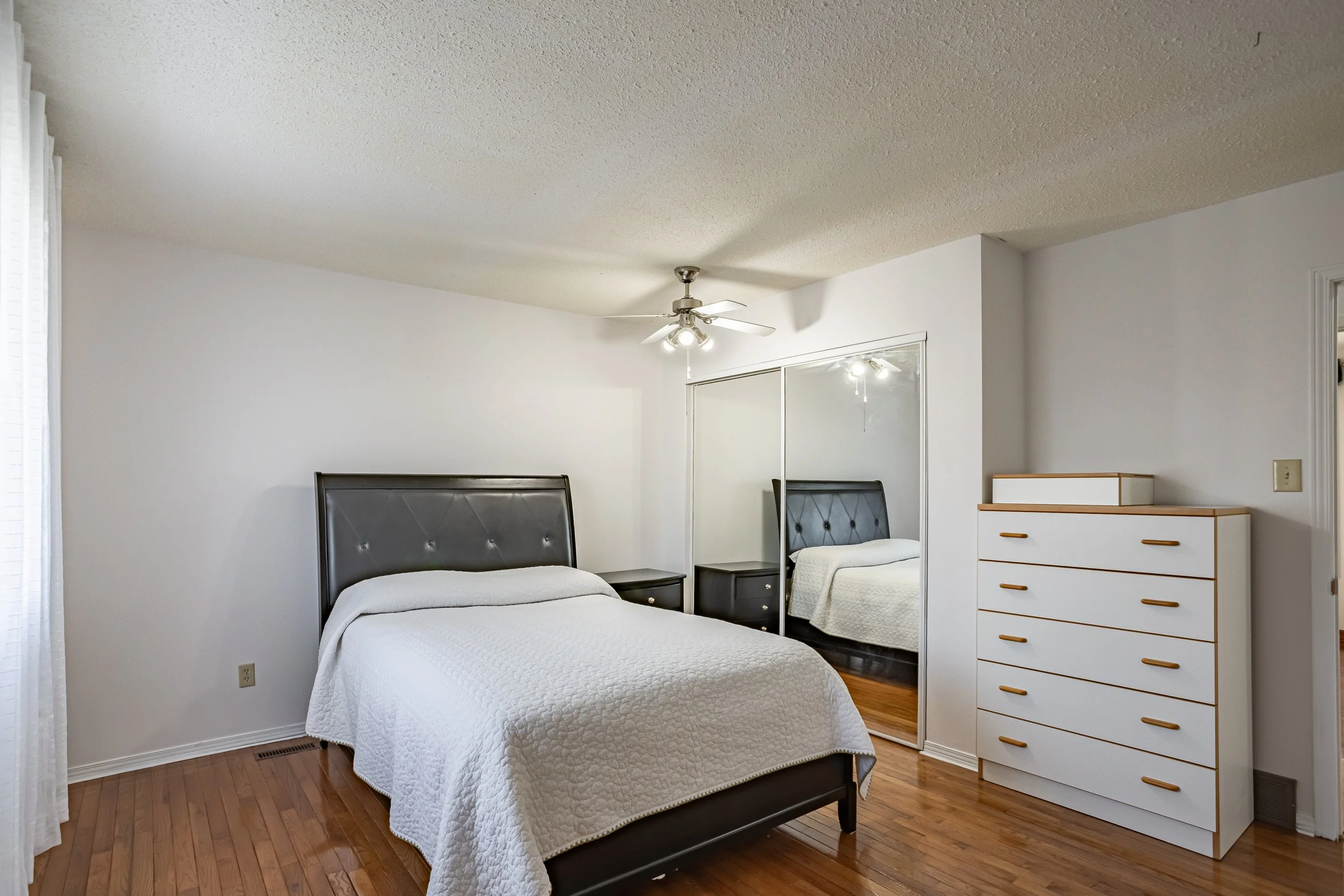 107 Ardsley Cres-21.jpg